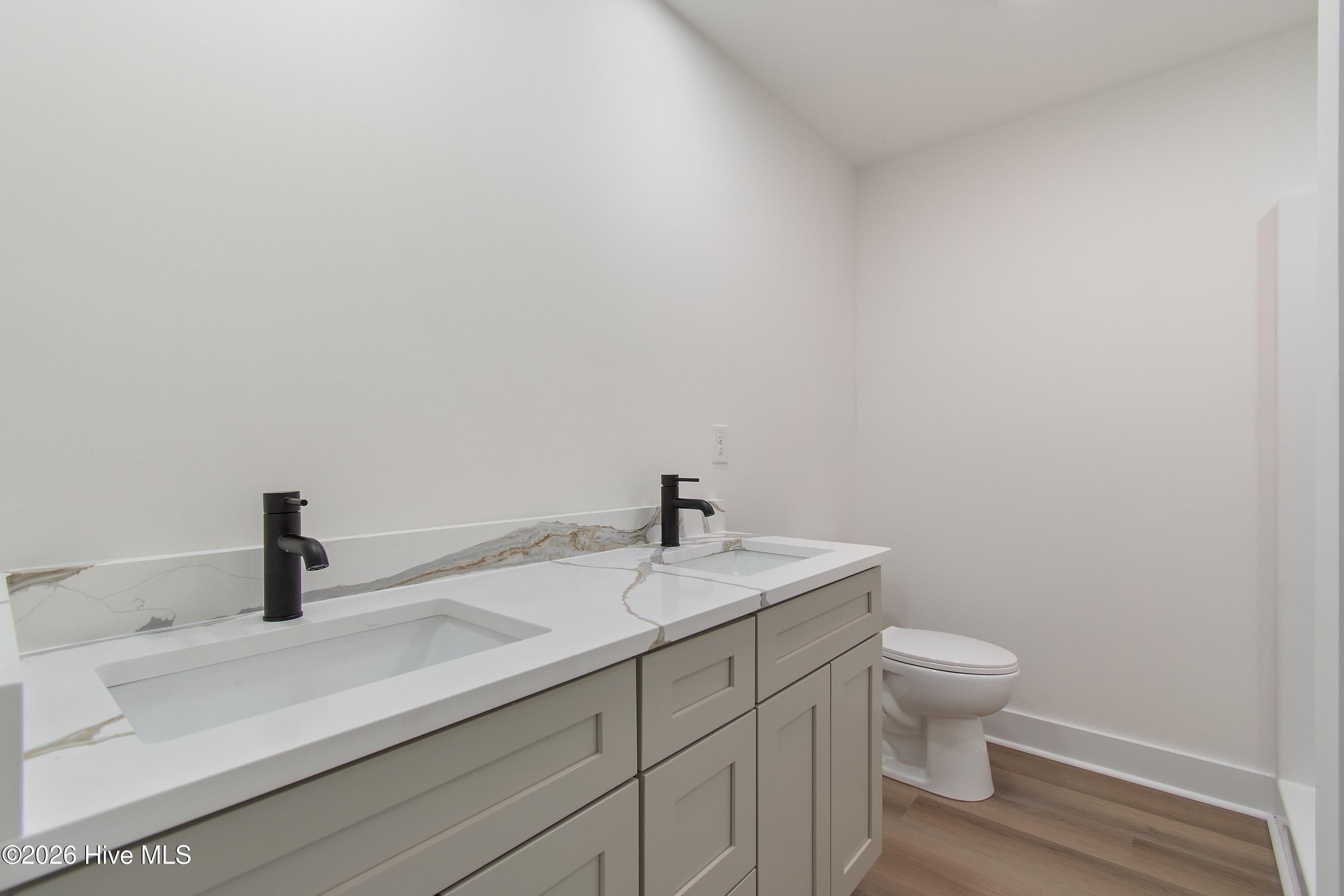 152 Hillside Street Property Photo 22