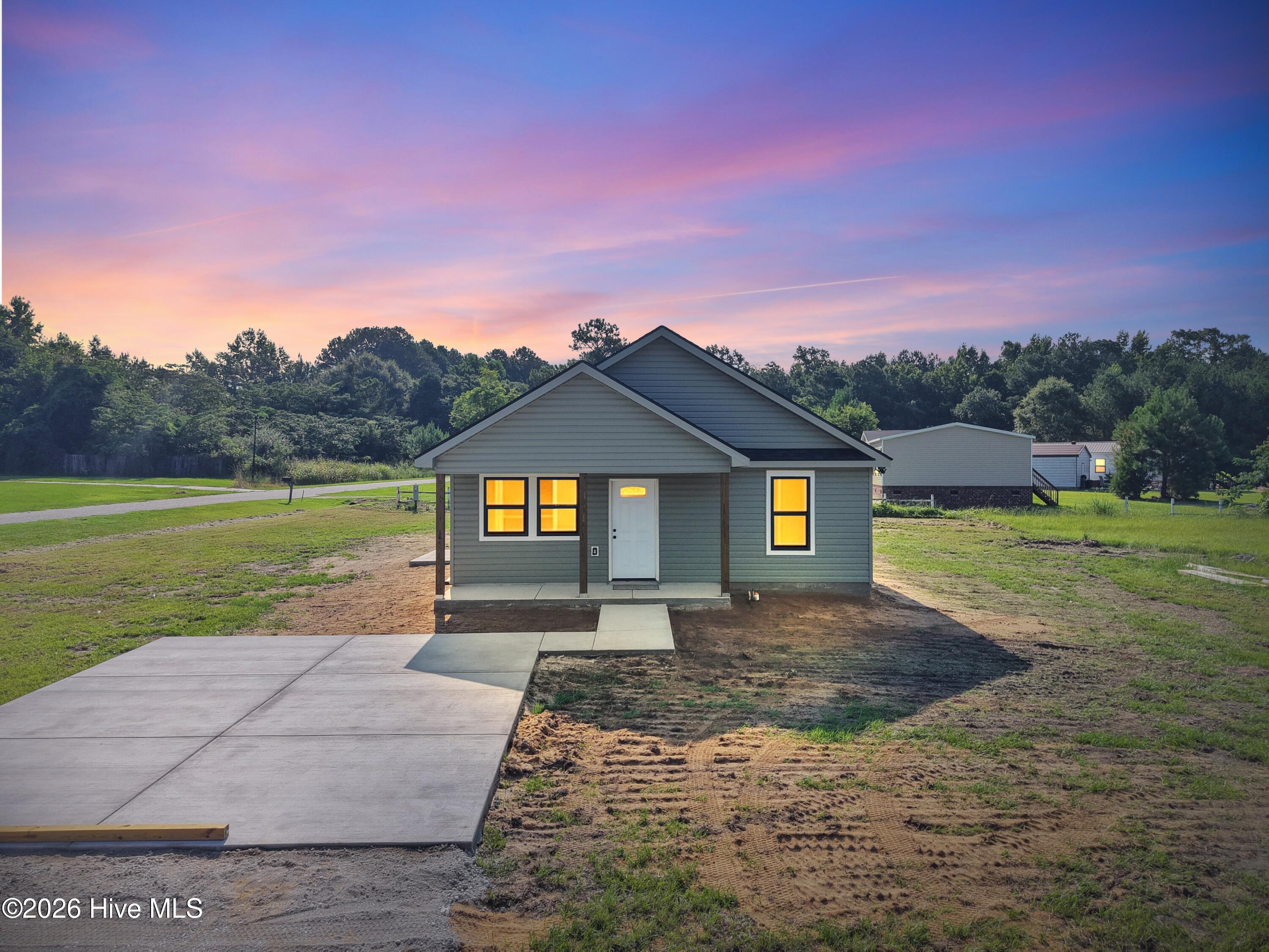 152 Hillside Street Property Photo 26