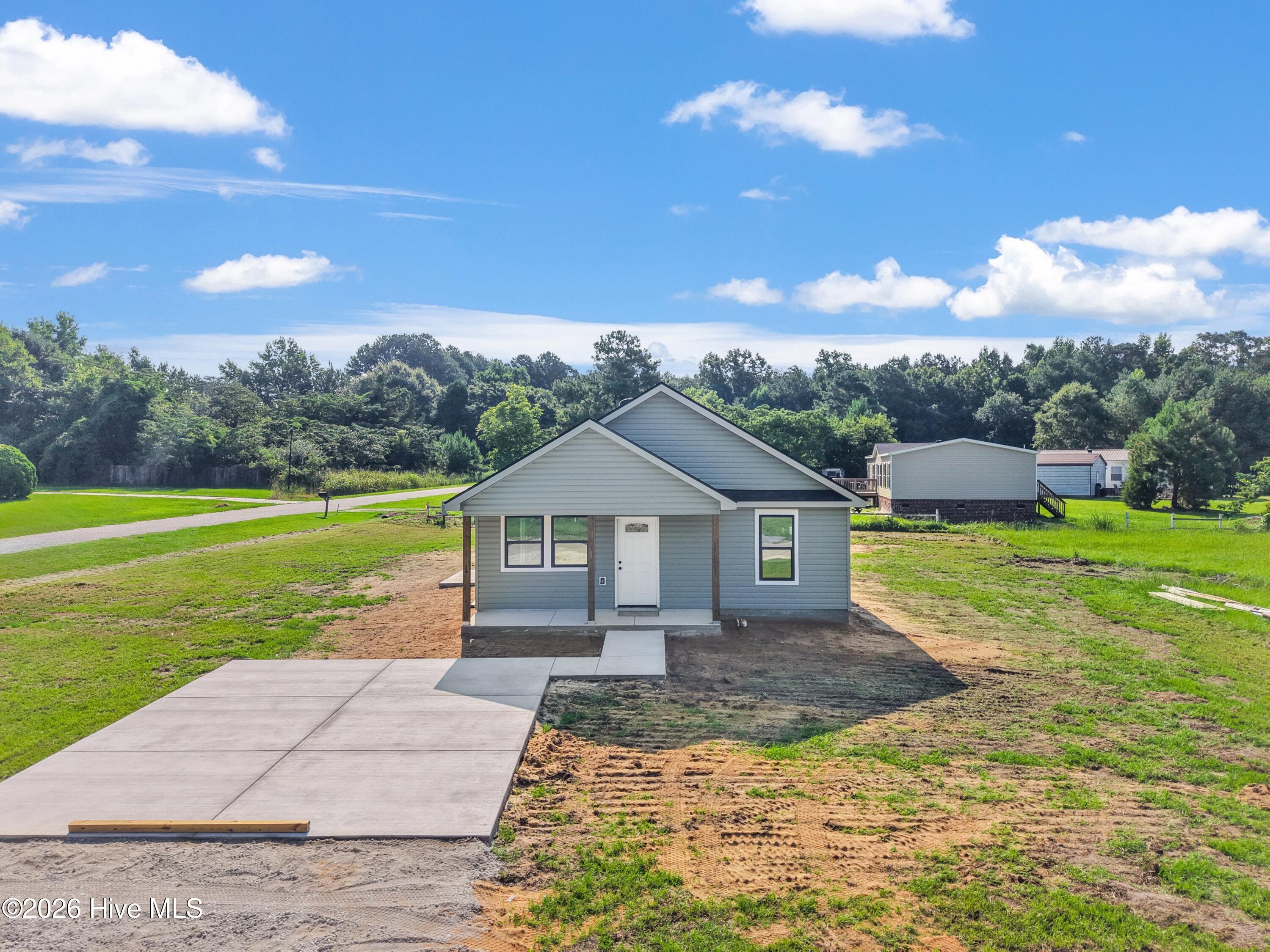 152 Hillside Street Property Photo 28