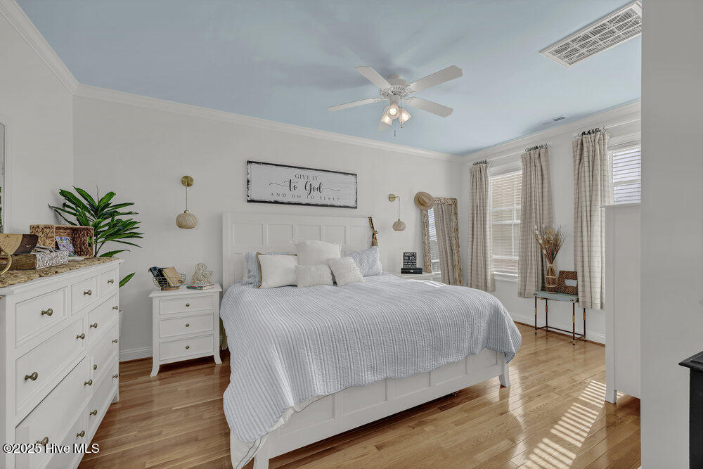 233 Silver Sloop Way Property Photo 3