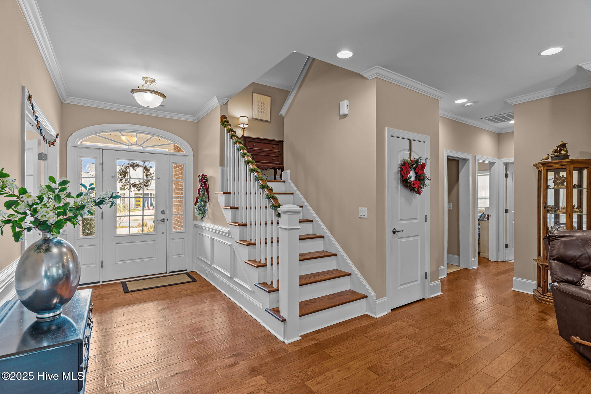 8416 Forest Crest Court Property Photo 9