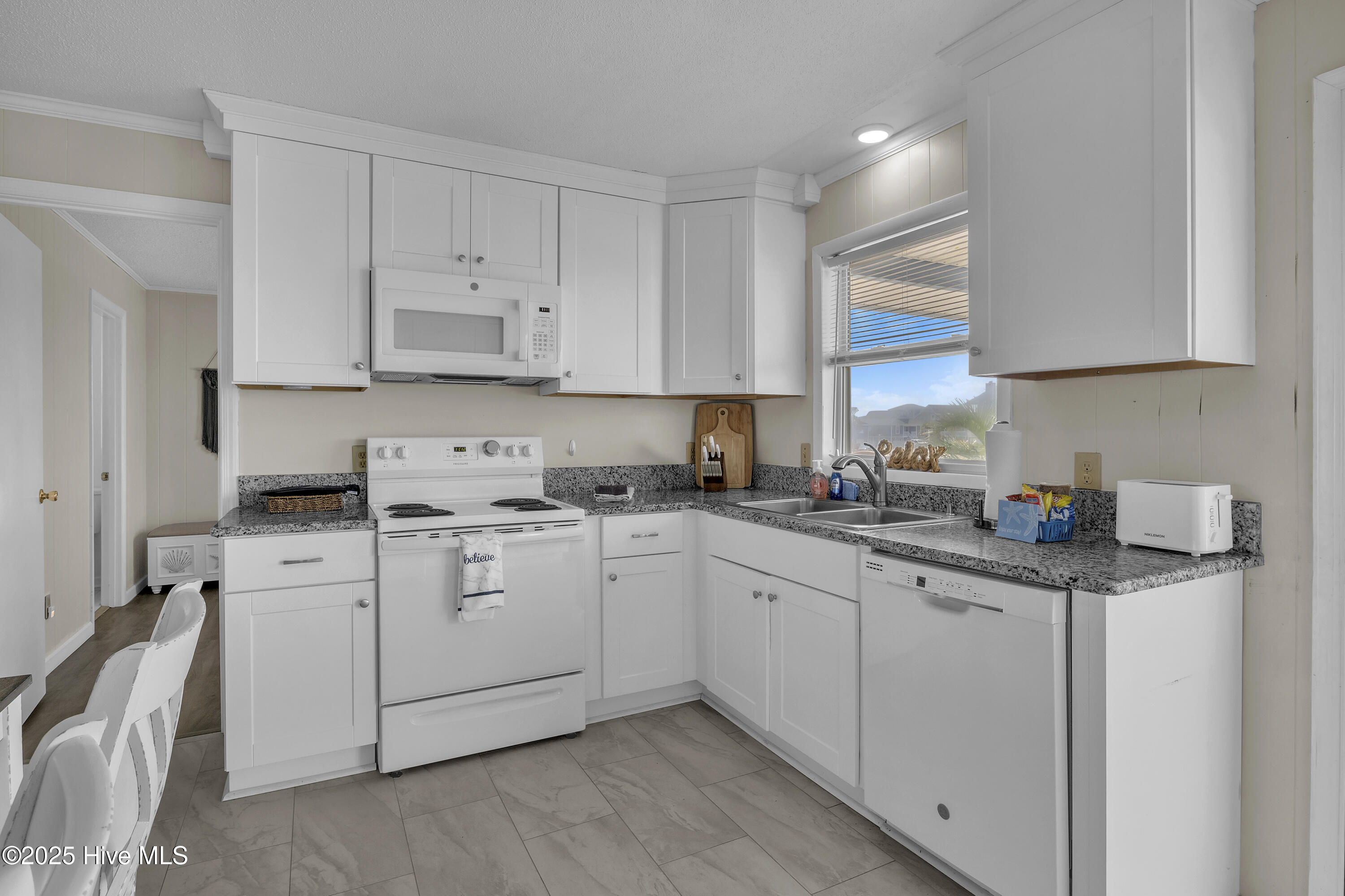 161 High Point Street Property Photo 18