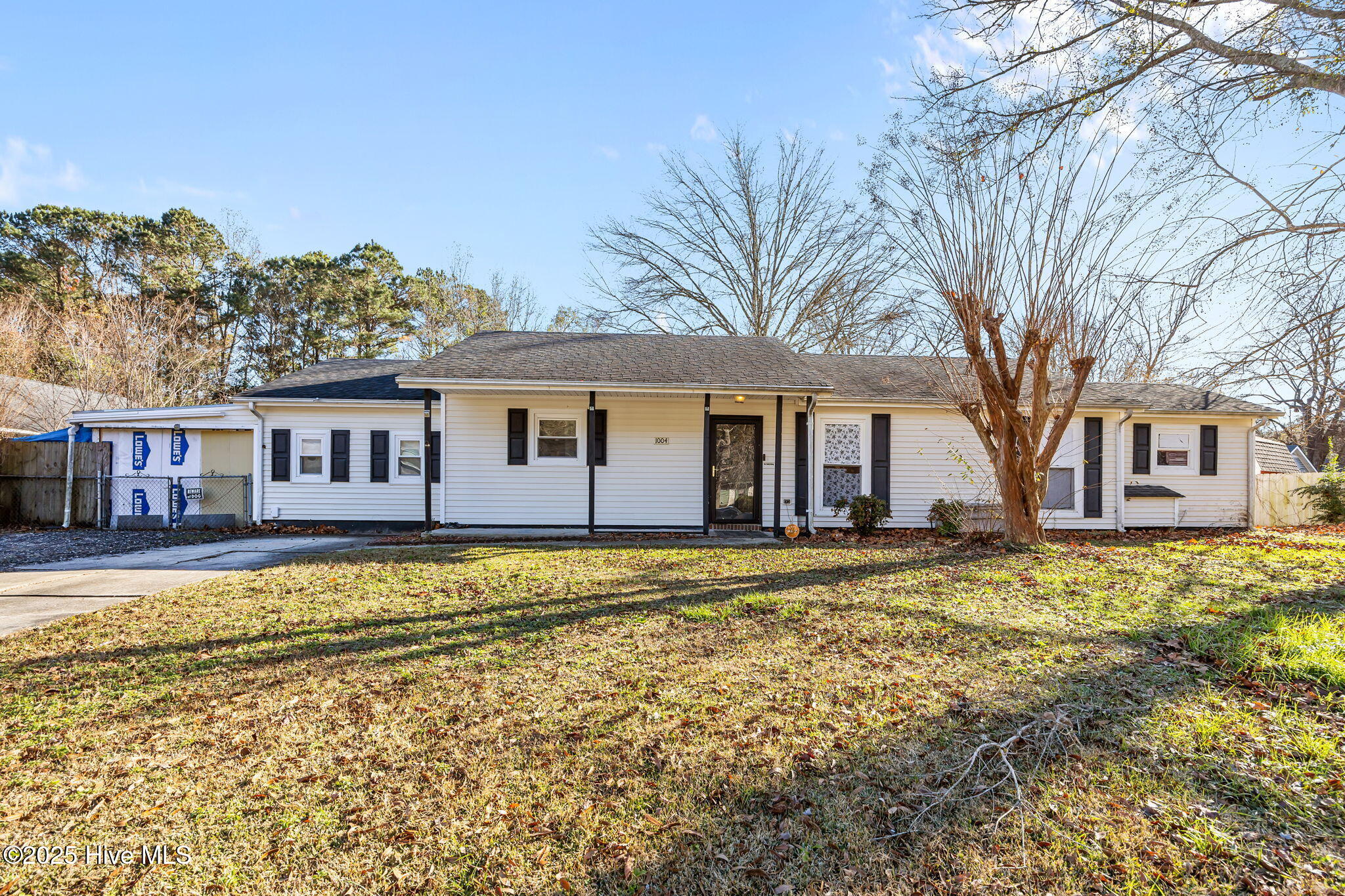 1004 Springdale Drive Property Photo 1