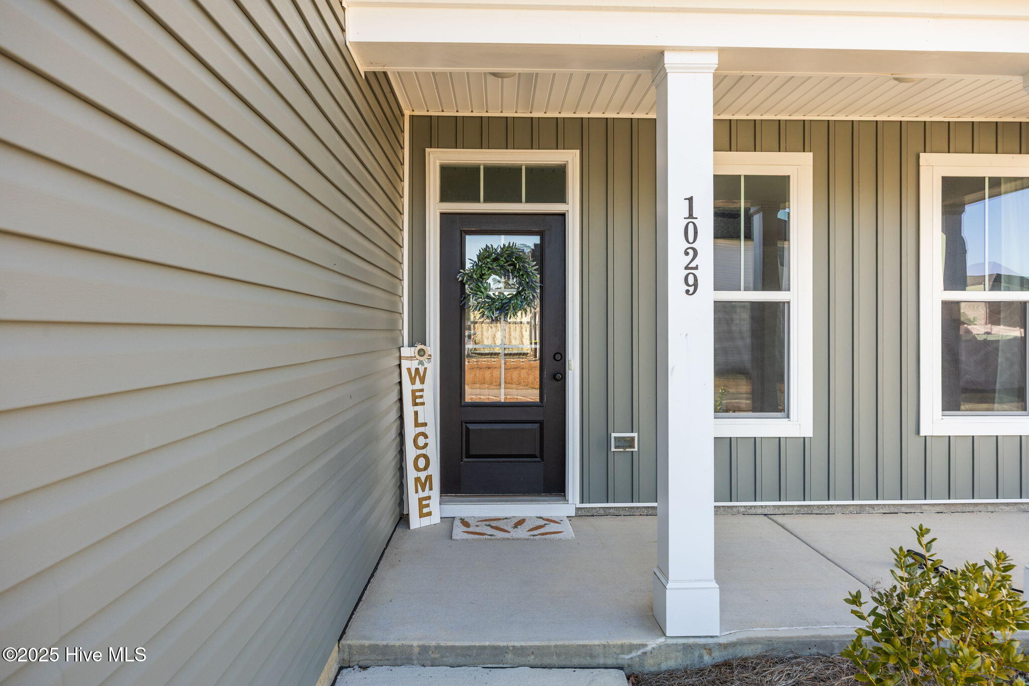 1029 Setting Sun Boulevard Ne Property Photo 6