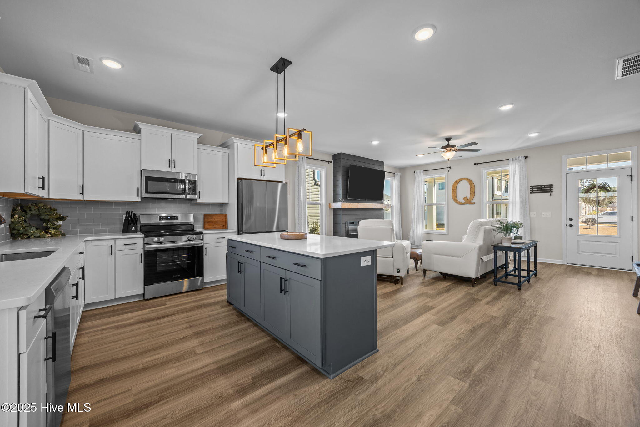 1029 Setting Sun Boulevard Ne Property Photo 12
