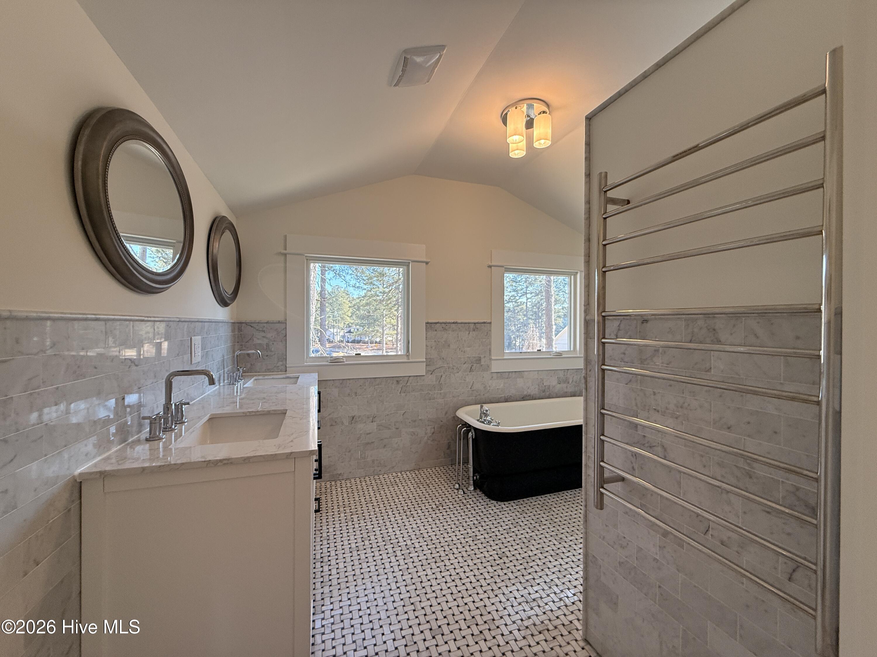 132 Tower Street Property Photo 32