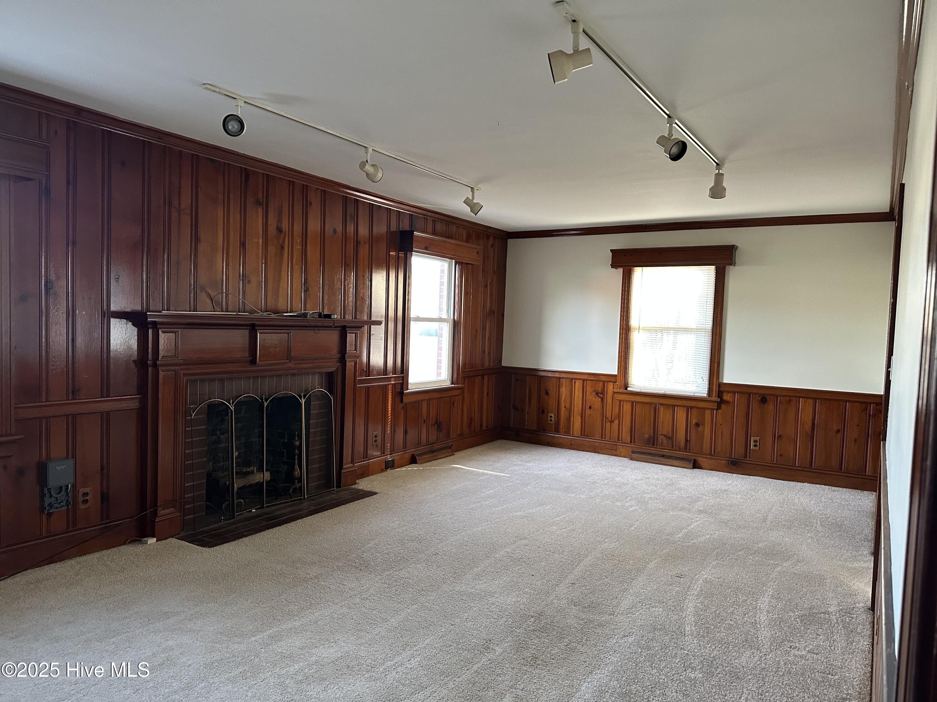 1332 Sycamore Street Property Photo 3