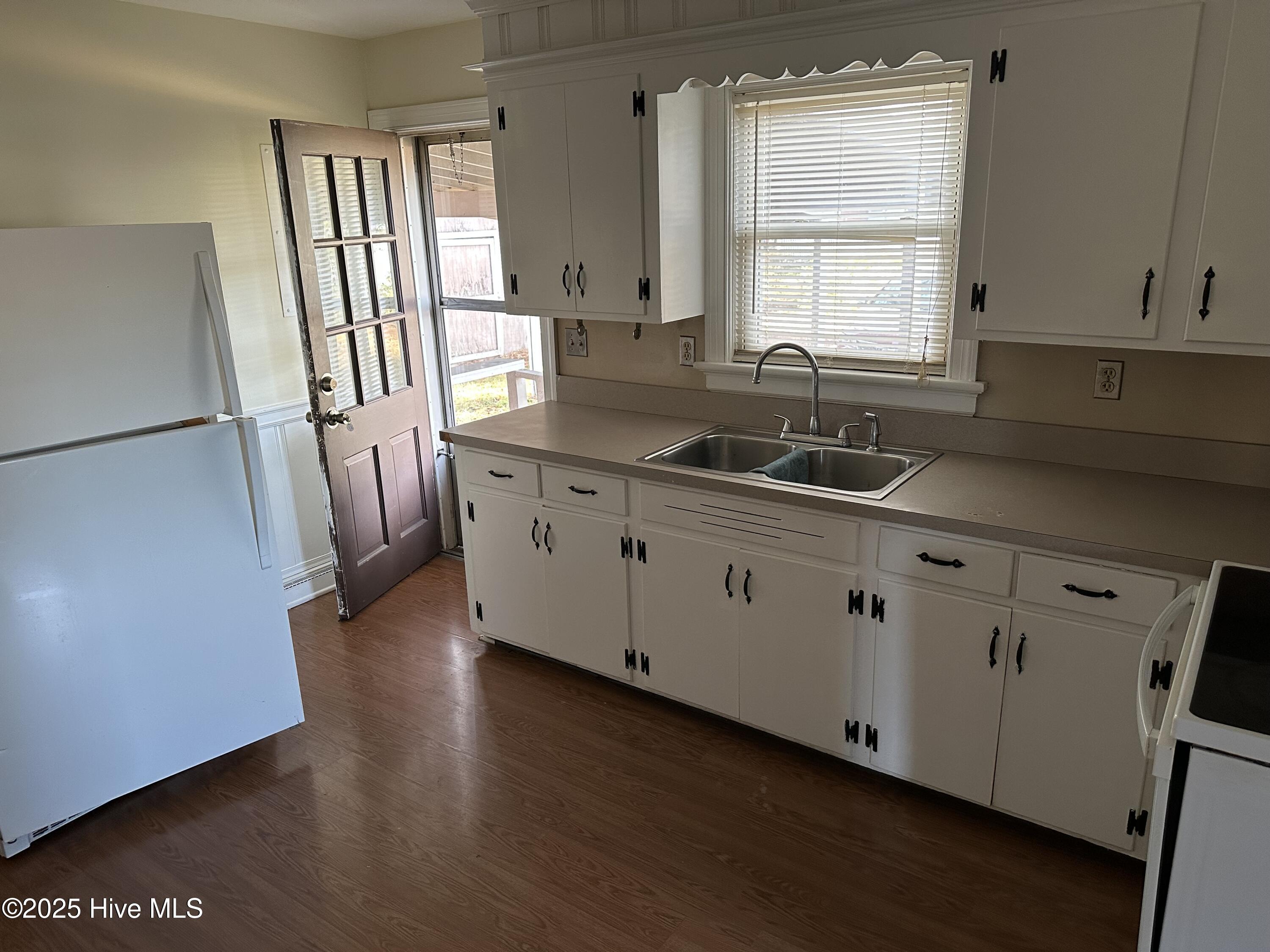 1332 Sycamore Street Property Photo 5