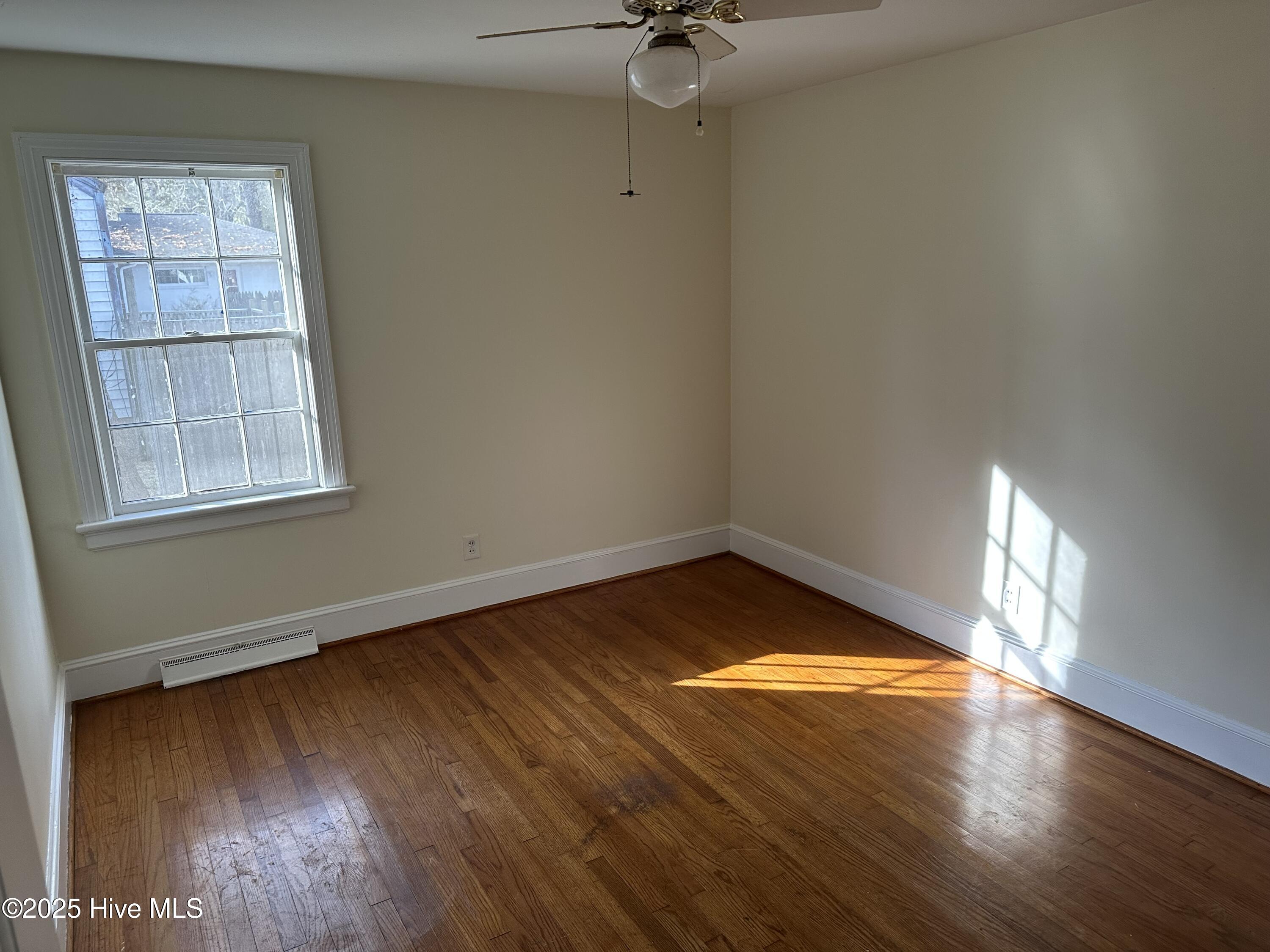 1332 Sycamore Street Property Photo 8