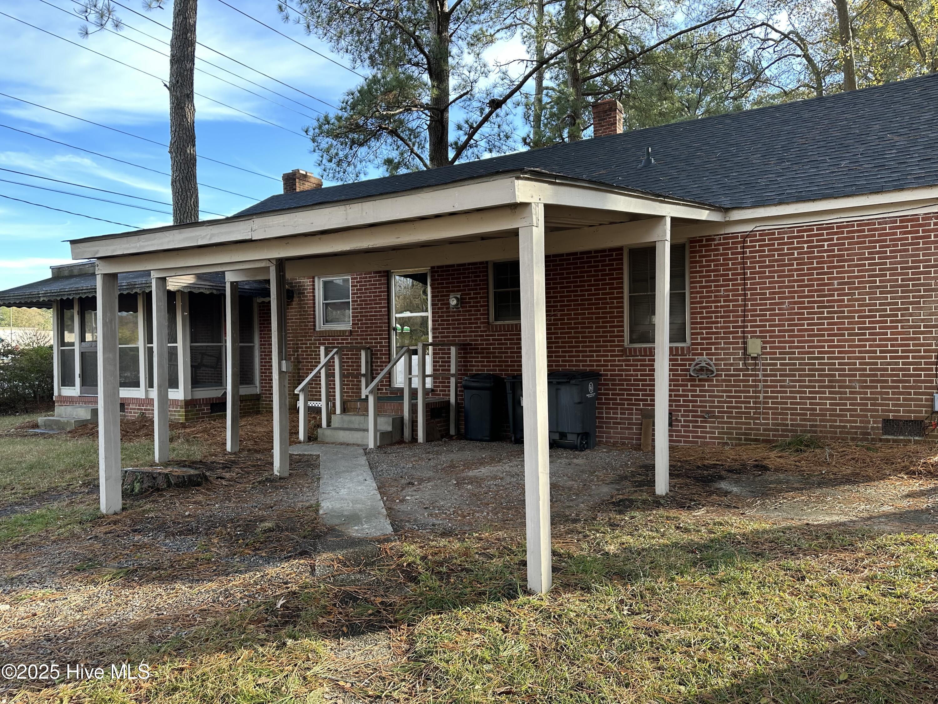 1332 Sycamore Street Property Photo 10