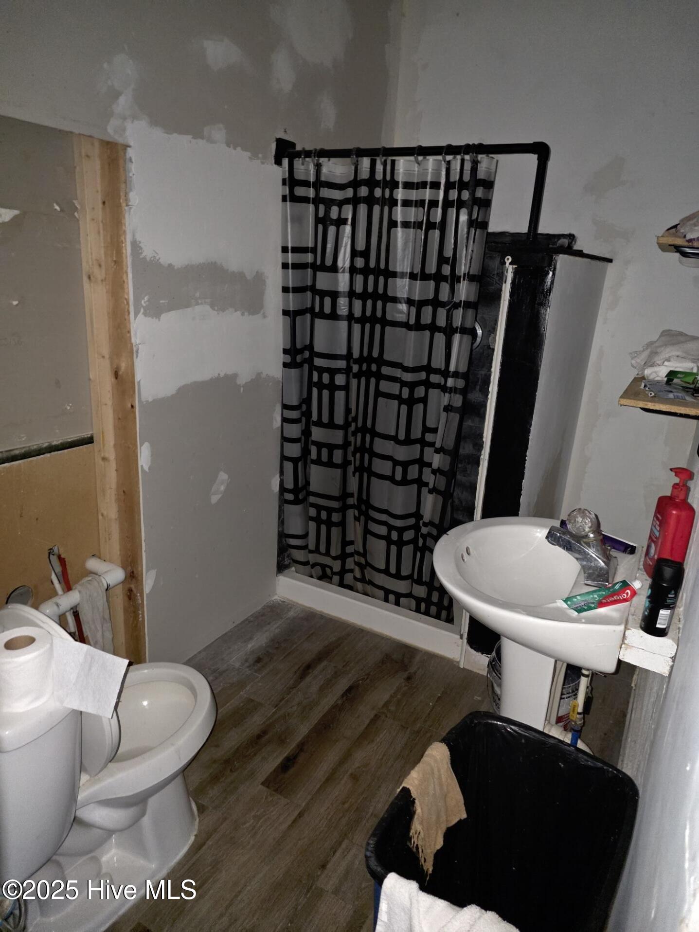 1102 Dickinson Avenue Property Photo 8
