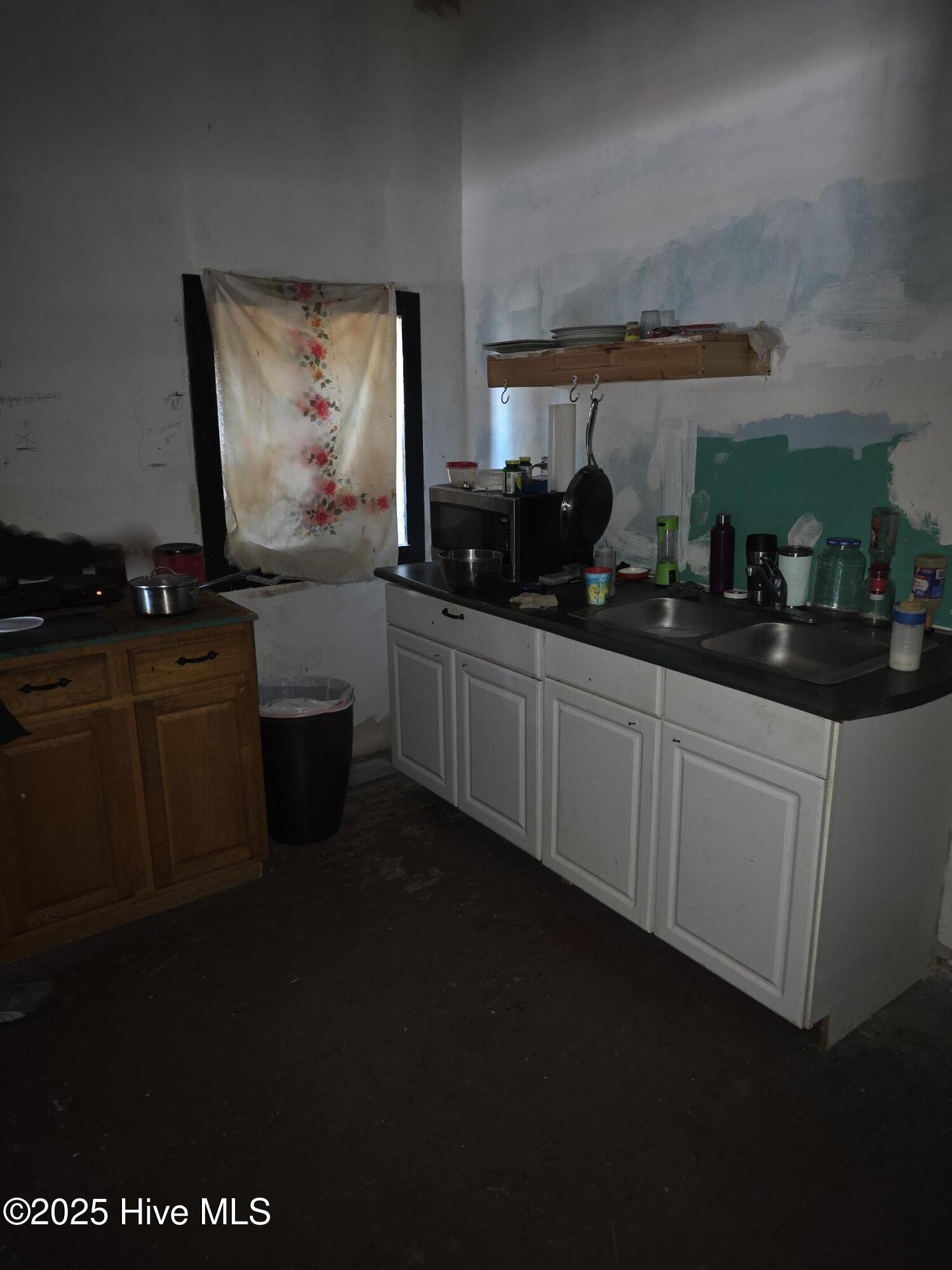 1102 Dickinson Avenue Property Photo 11