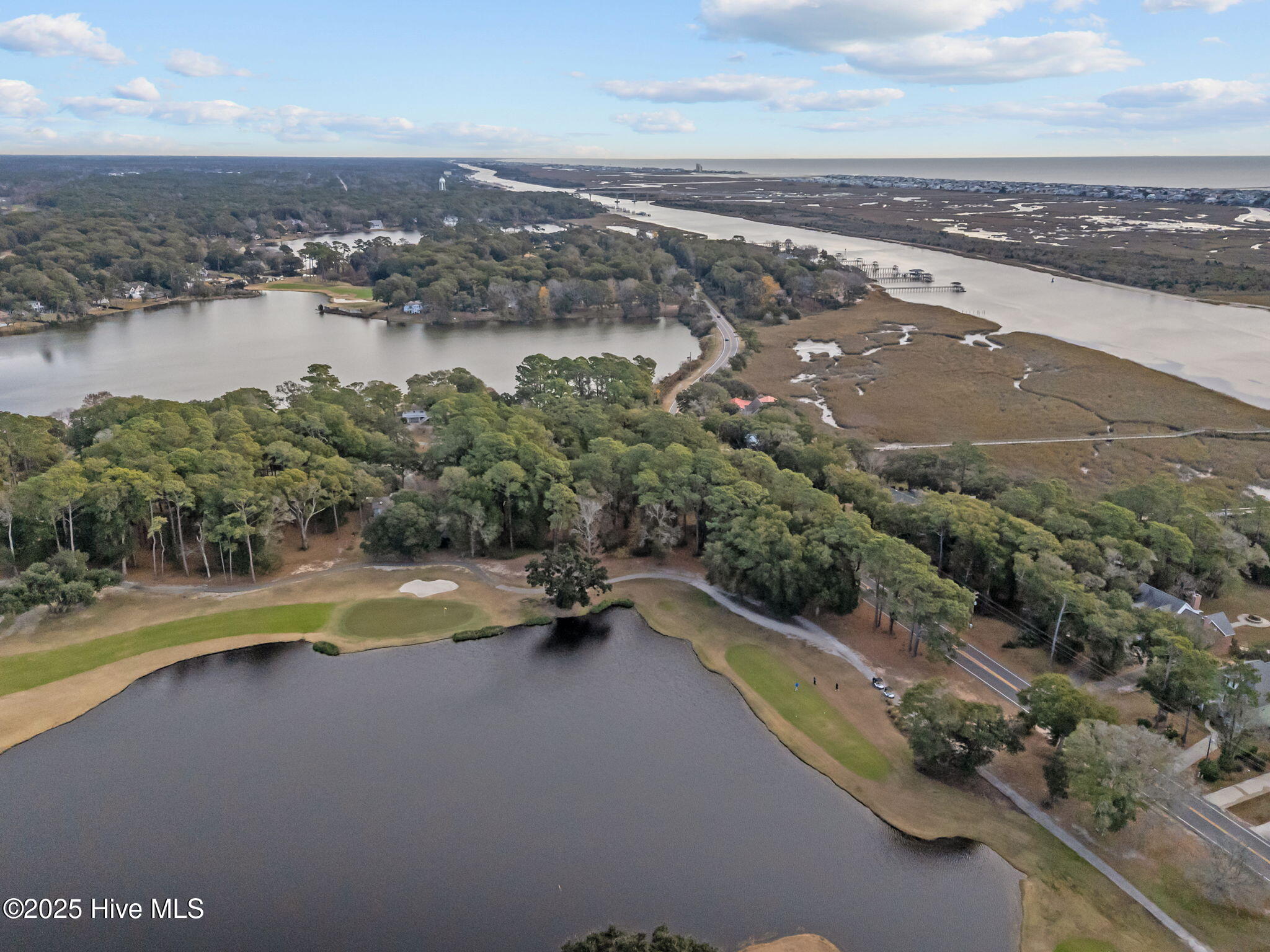 8 8 Shoreline Drive W Property Photo 6