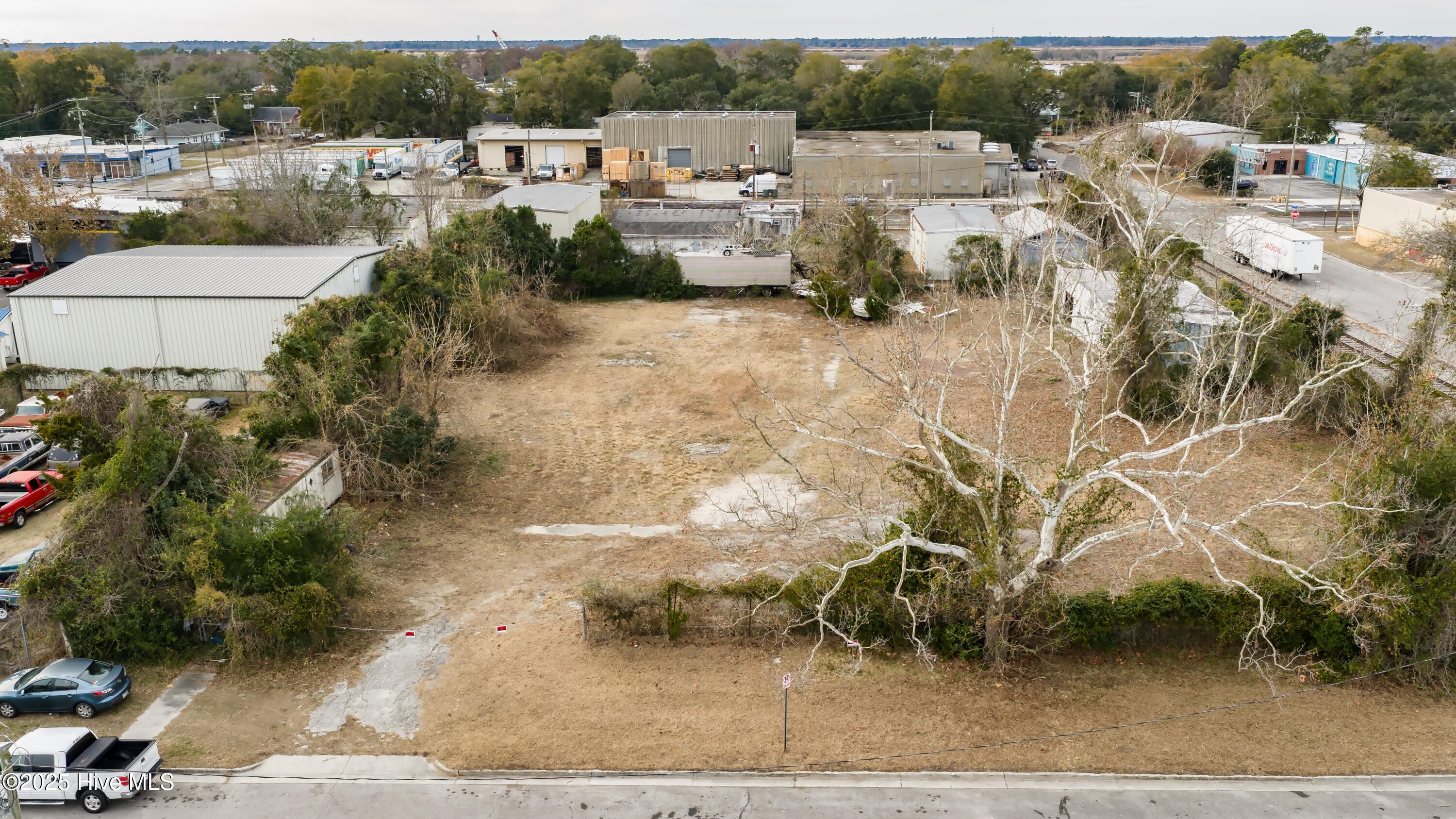 1403 S 5th Avenue Property Photo 6