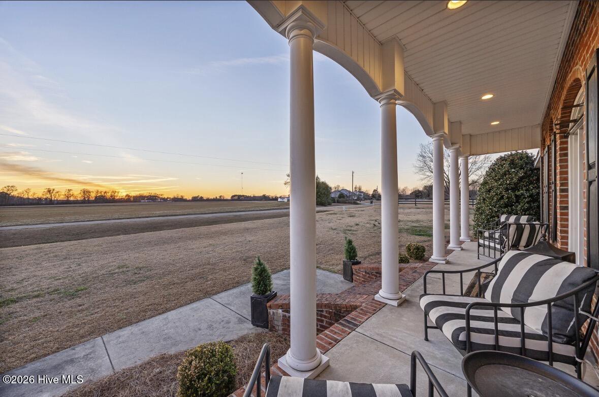 103 Arabian Circle Property Photo 4