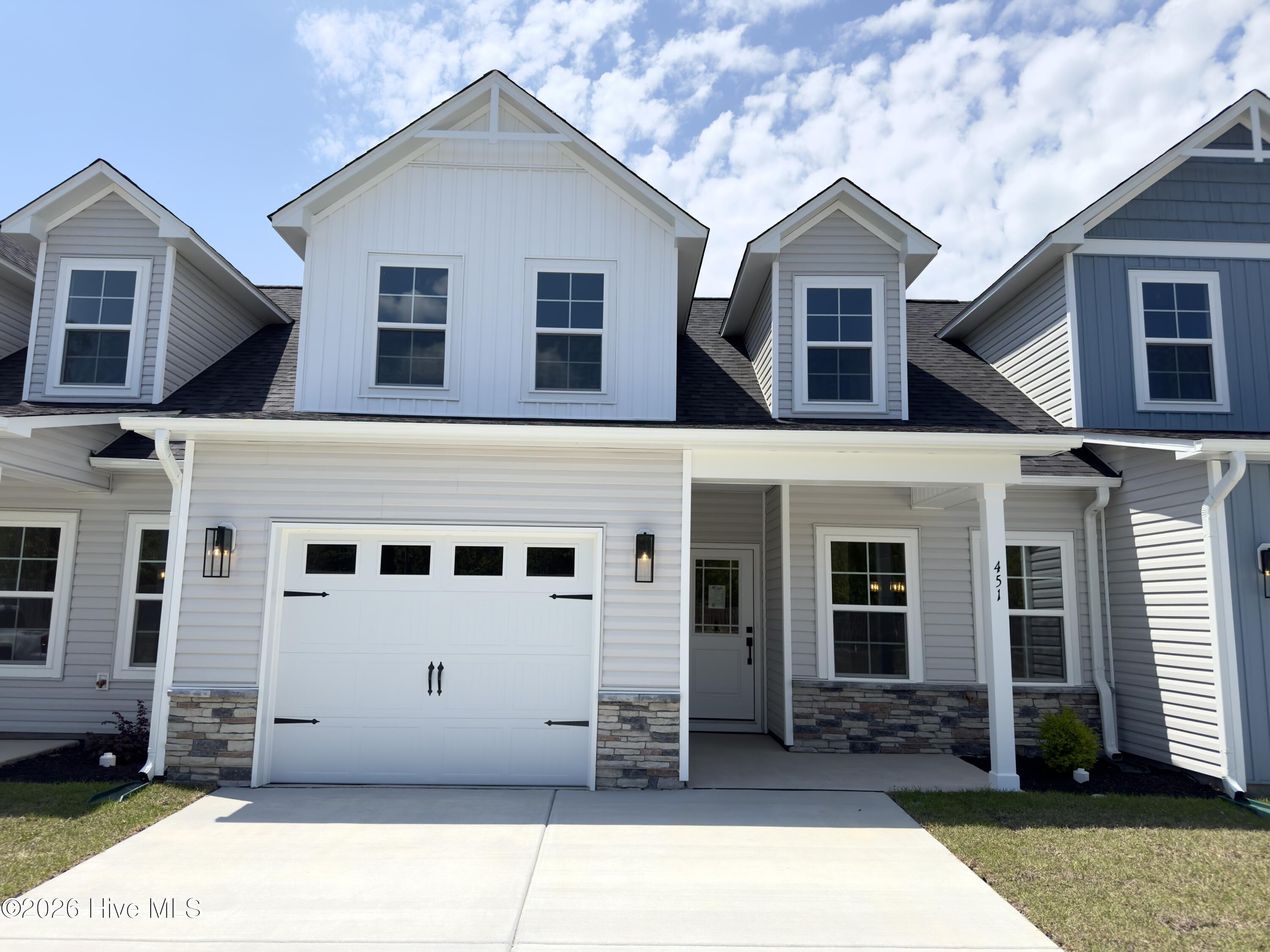 451 Timbercrest Circle Se Property Photo 1