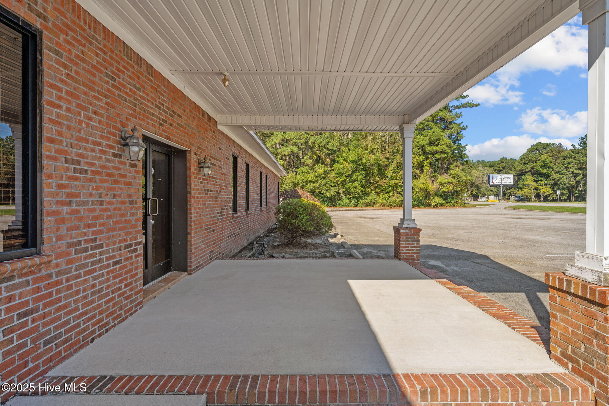 441 Kinston Highway Property Photo 5