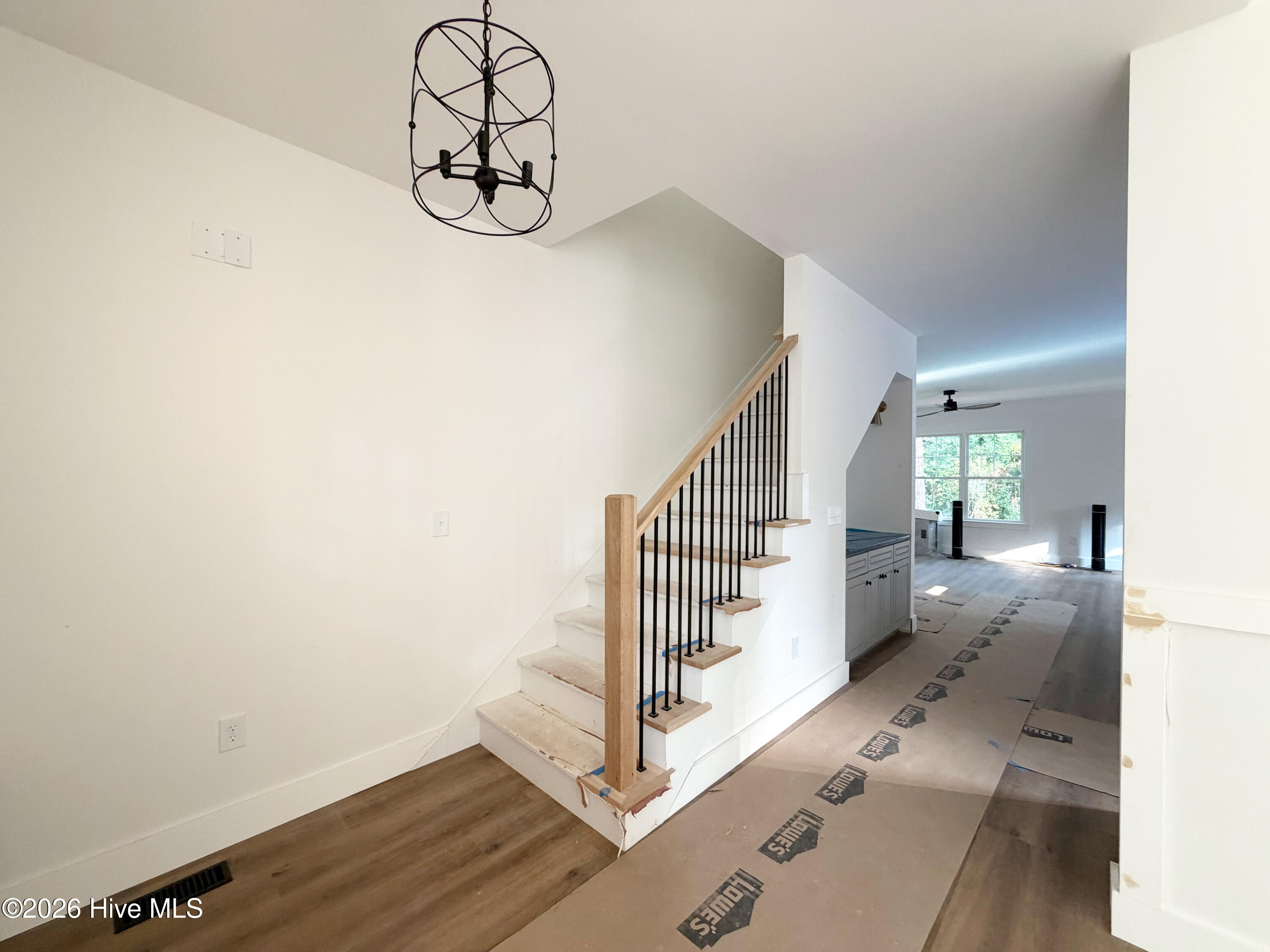 399 Spring Lake Drive Property Photo 6
