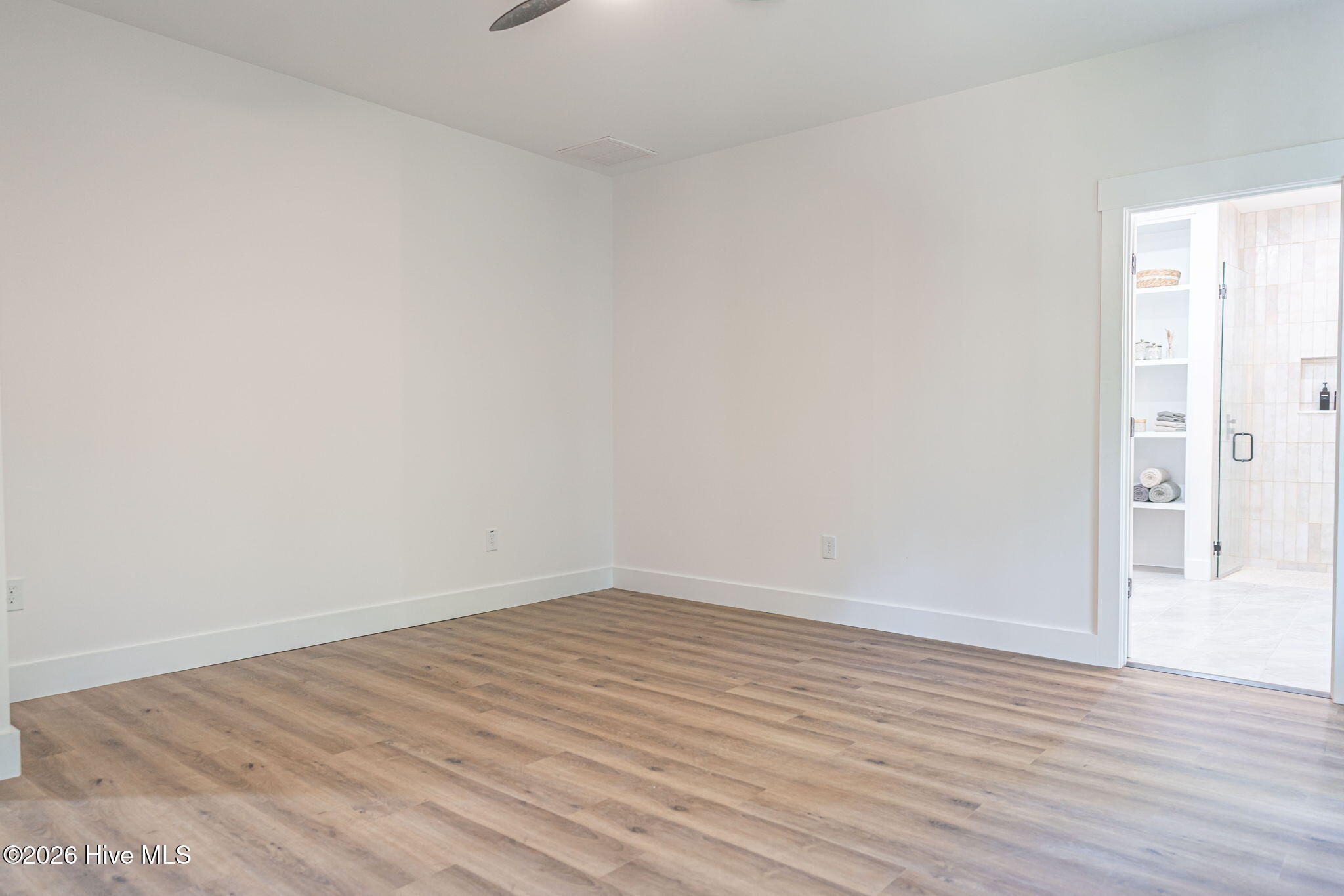 399 Spring Lake Drive Property Photo 20