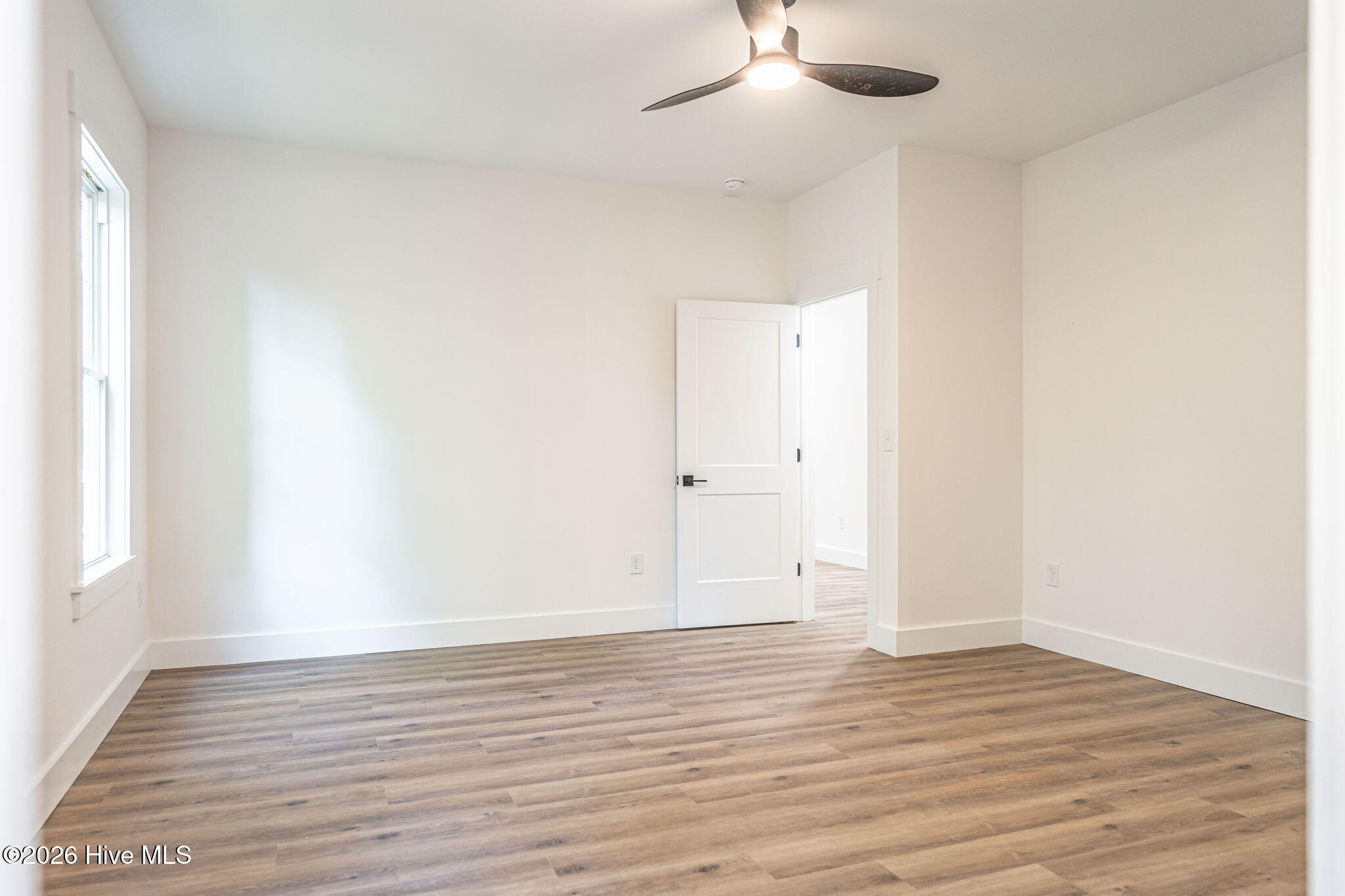 399 Spring Lake Drive Property Photo 21