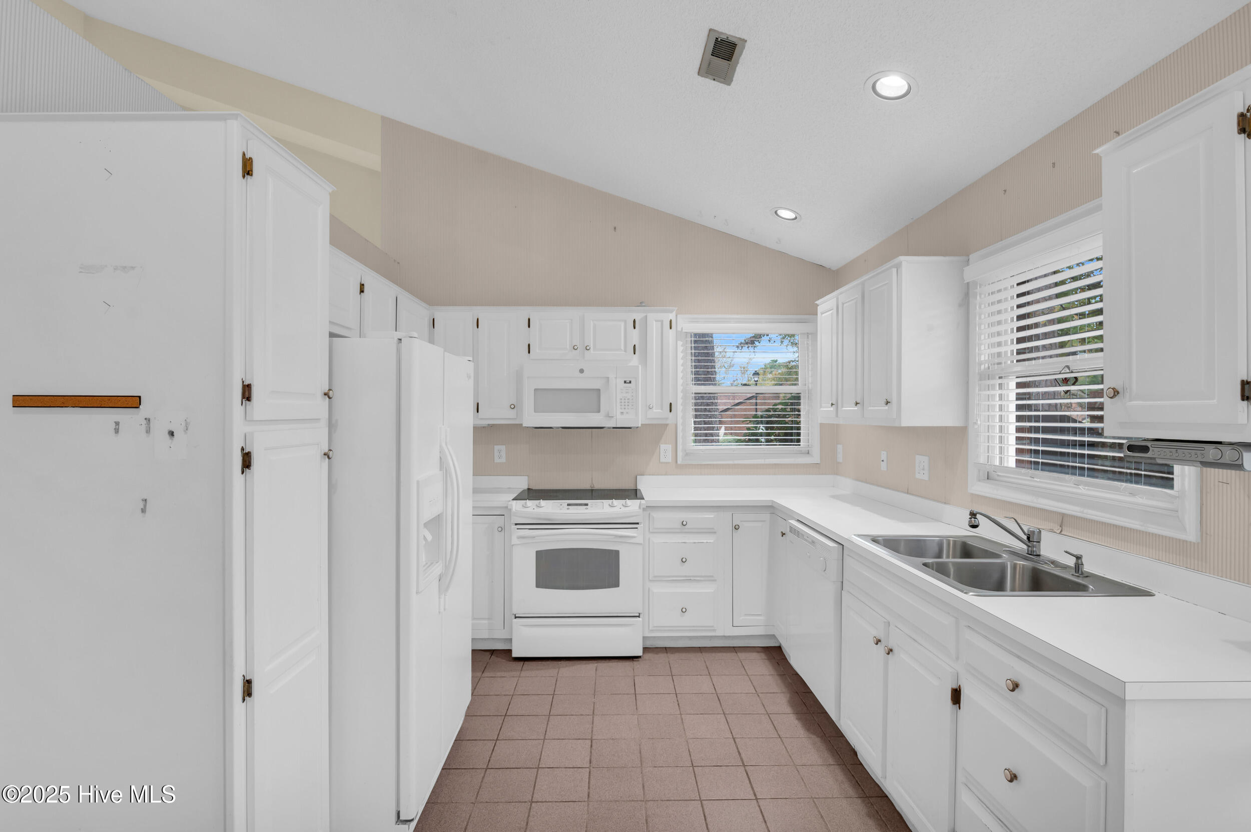 2101 Jumpin Run Drive Property Photo 2