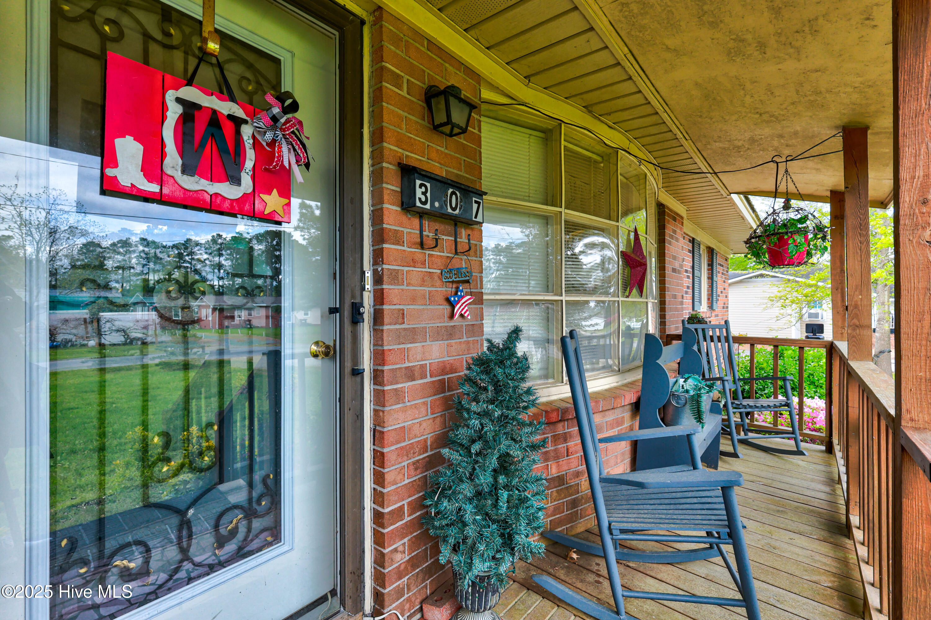 307 W Westbrook Street Property Photo 6
