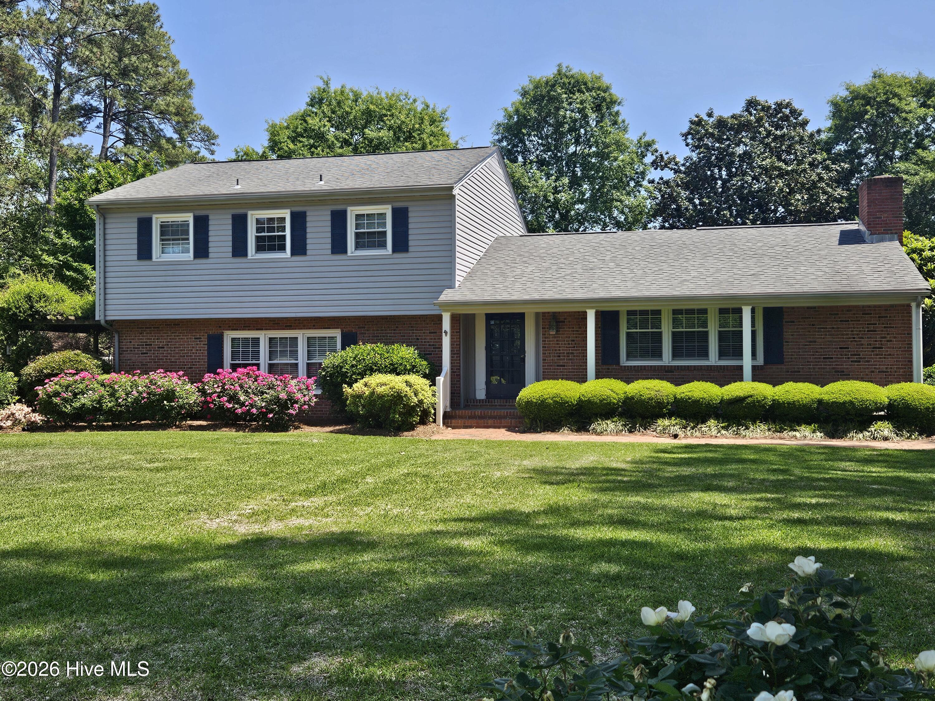 200 Coharie Drive Property Photo 1