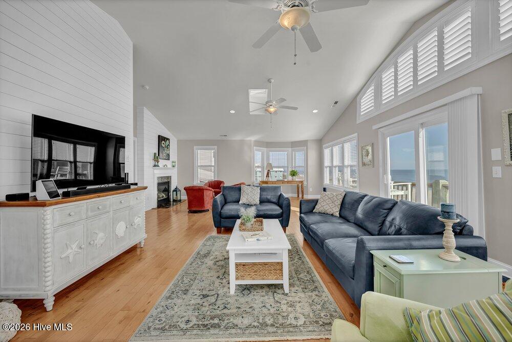 301 Carolina Beach Avenue S Unit 2 Property Photo 5