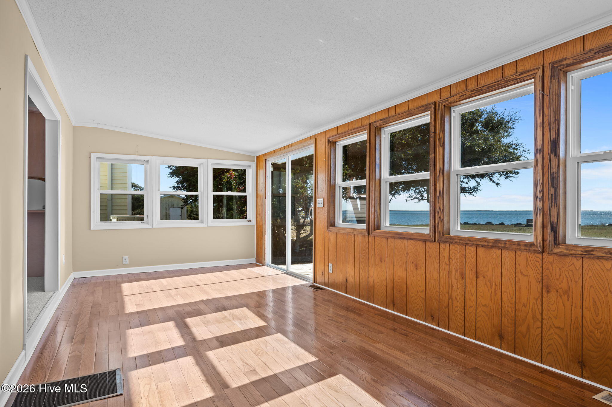 630 Seashore Drive Property Photo 14