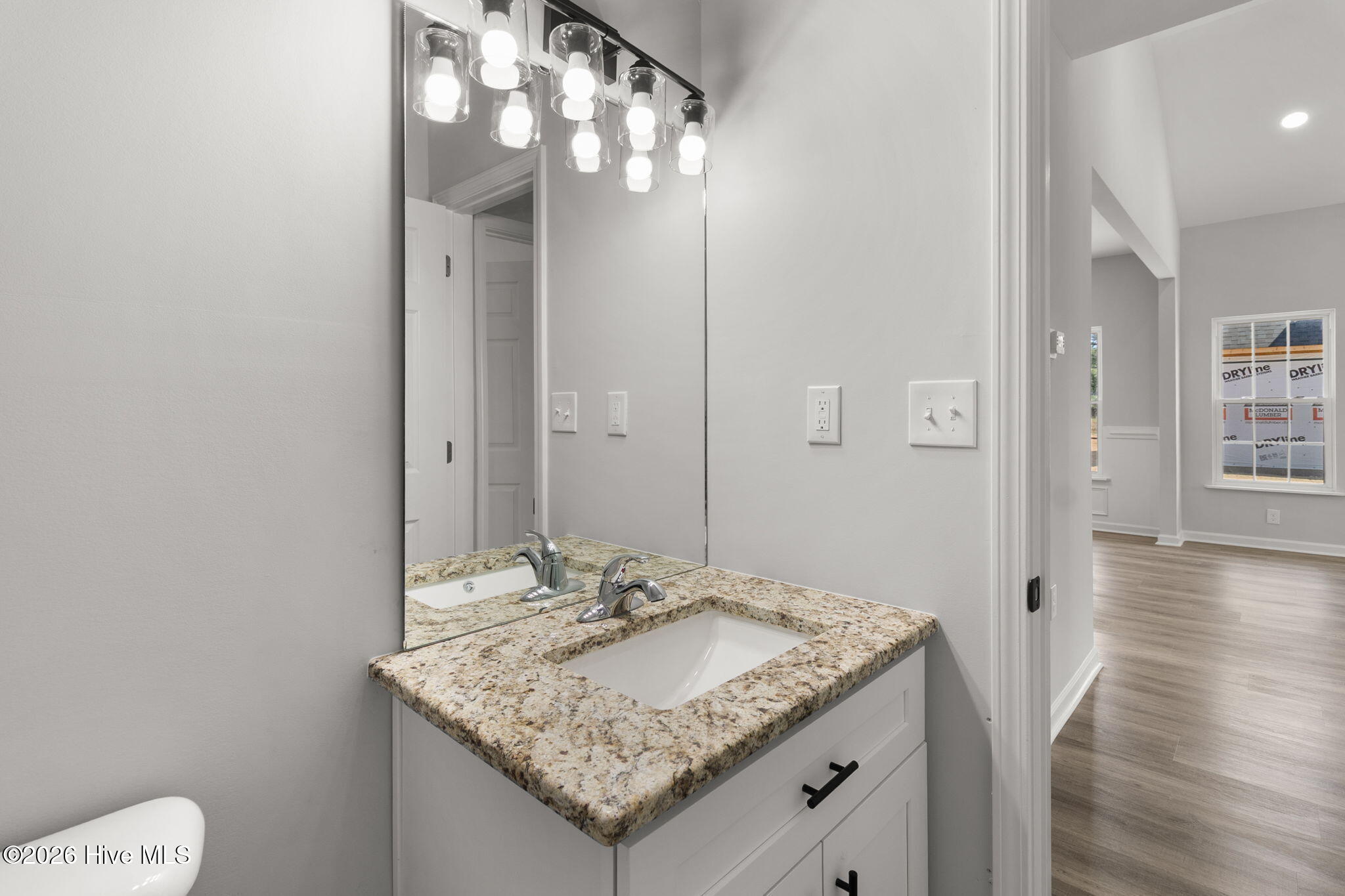 802 Holmes Street Property Photo 23