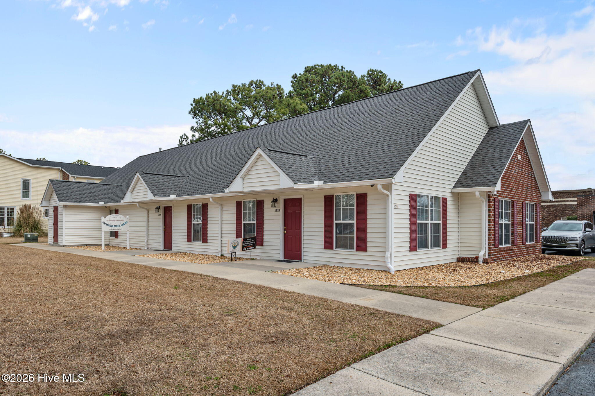 125 Oakmont Drive Property Photo 4