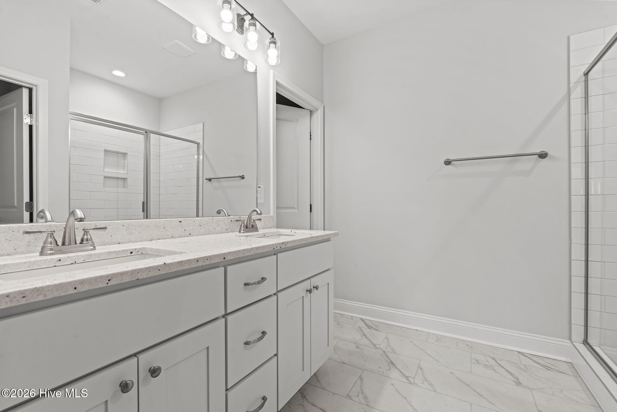 1005 Ivory Lane Property Photo 12