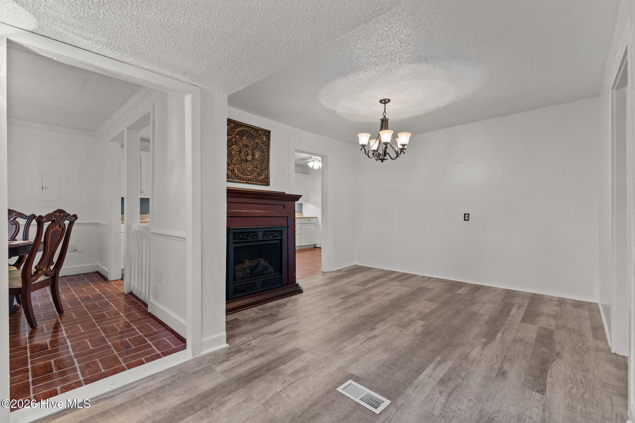 99 Rich Street Property Photo 8