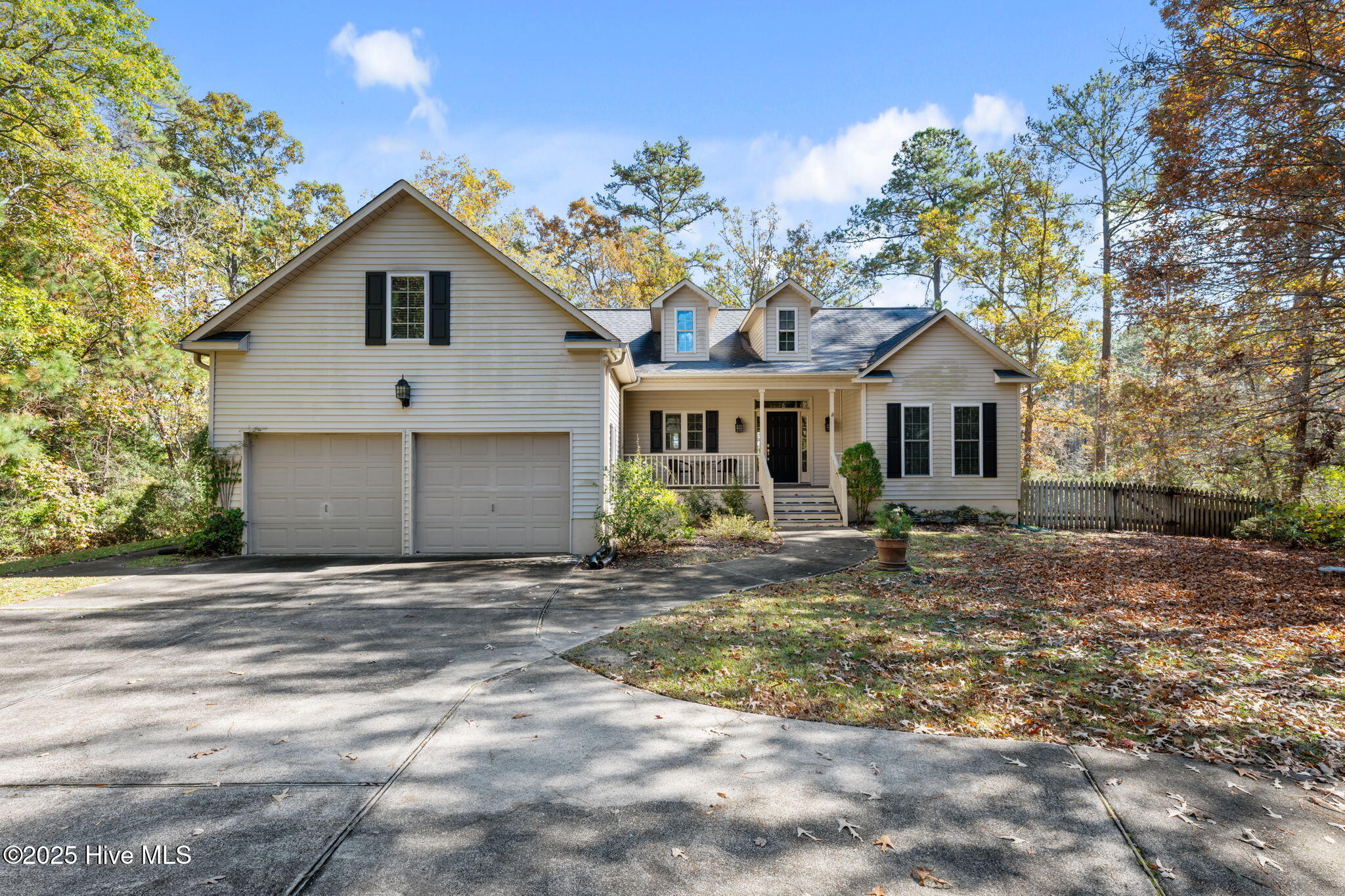 625 Plantation Parkway Property Photo 1
