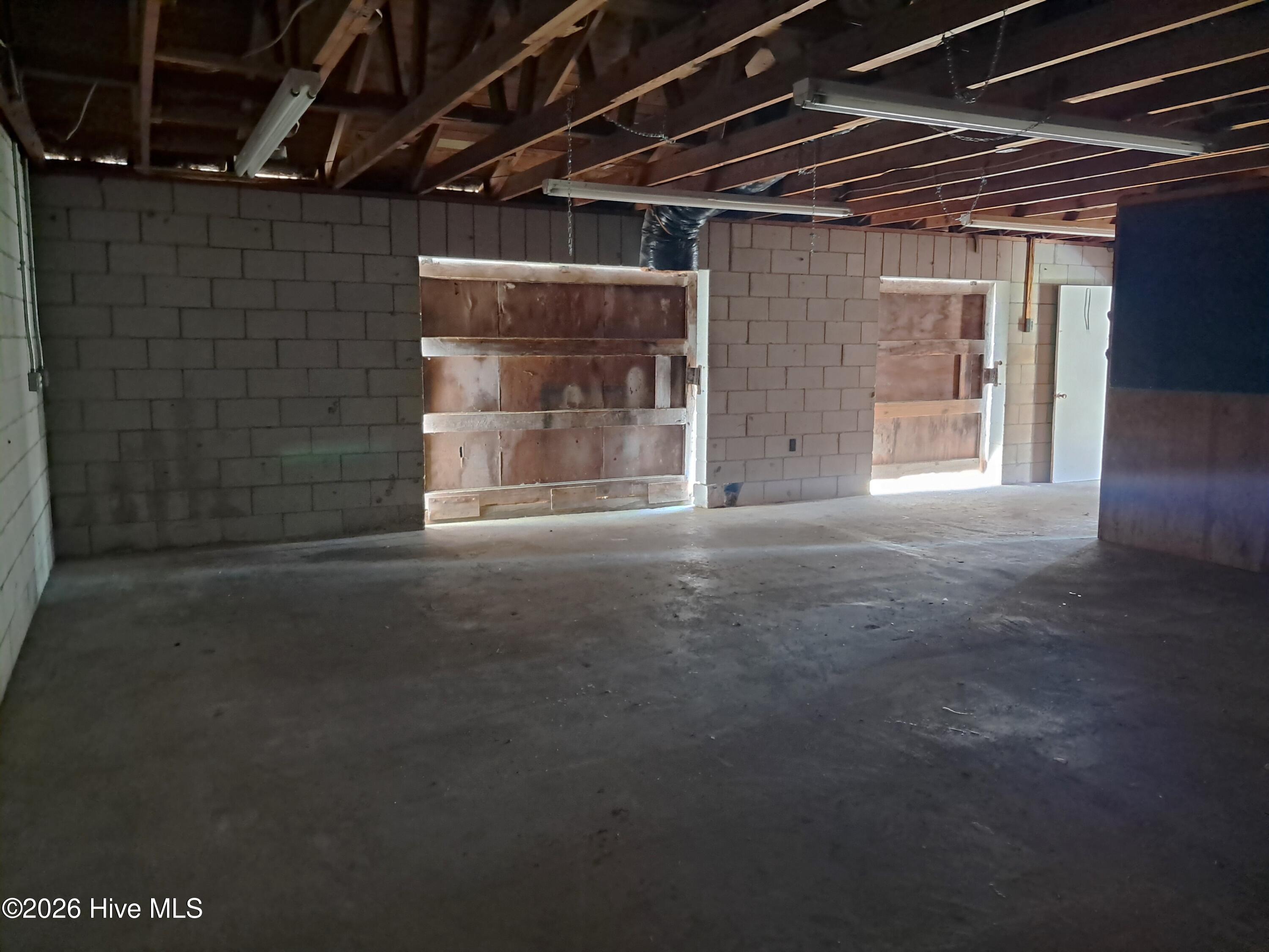 215 E Main Street Property Photo 4
