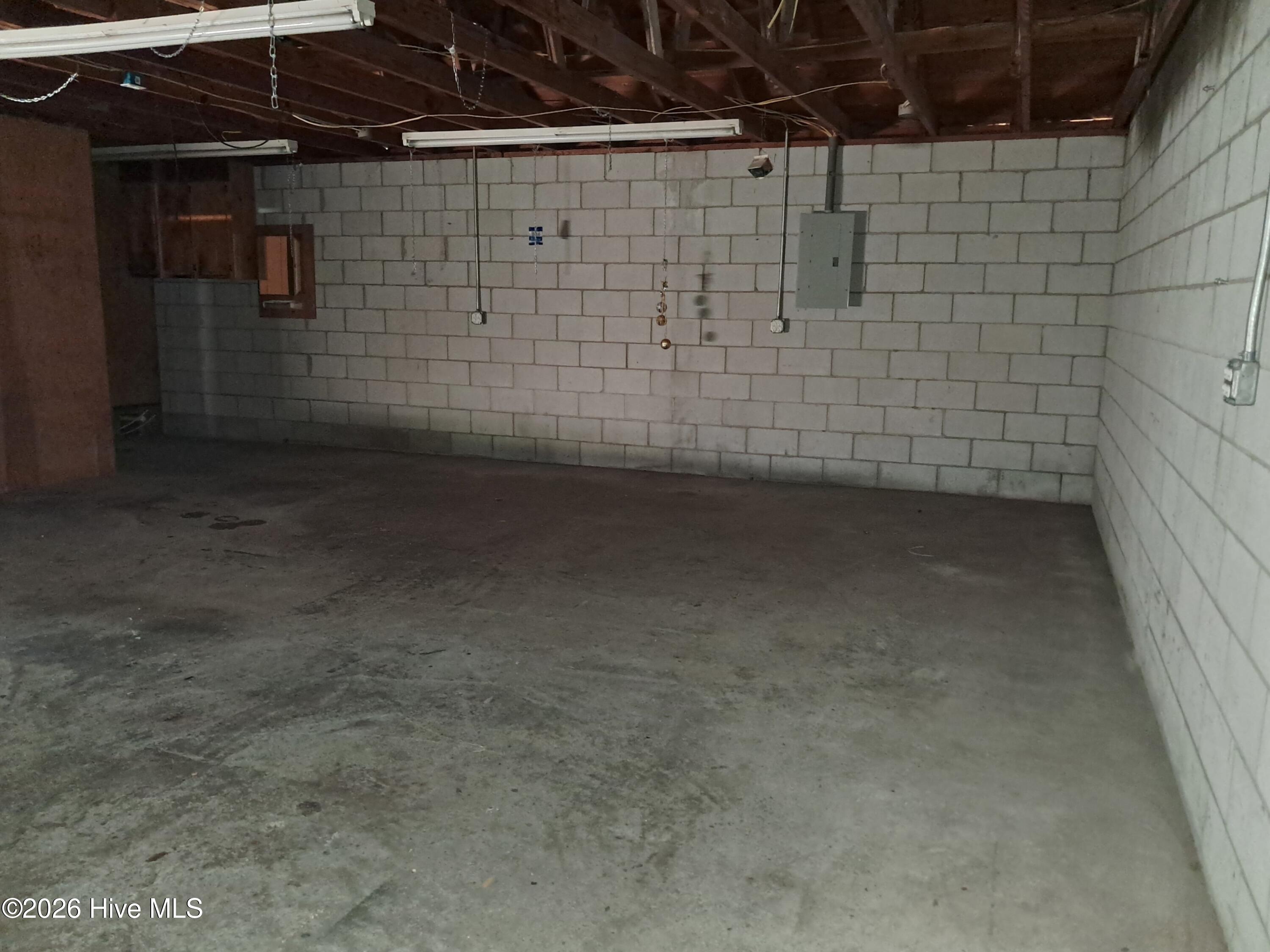 215 E Main Street Property Photo 5