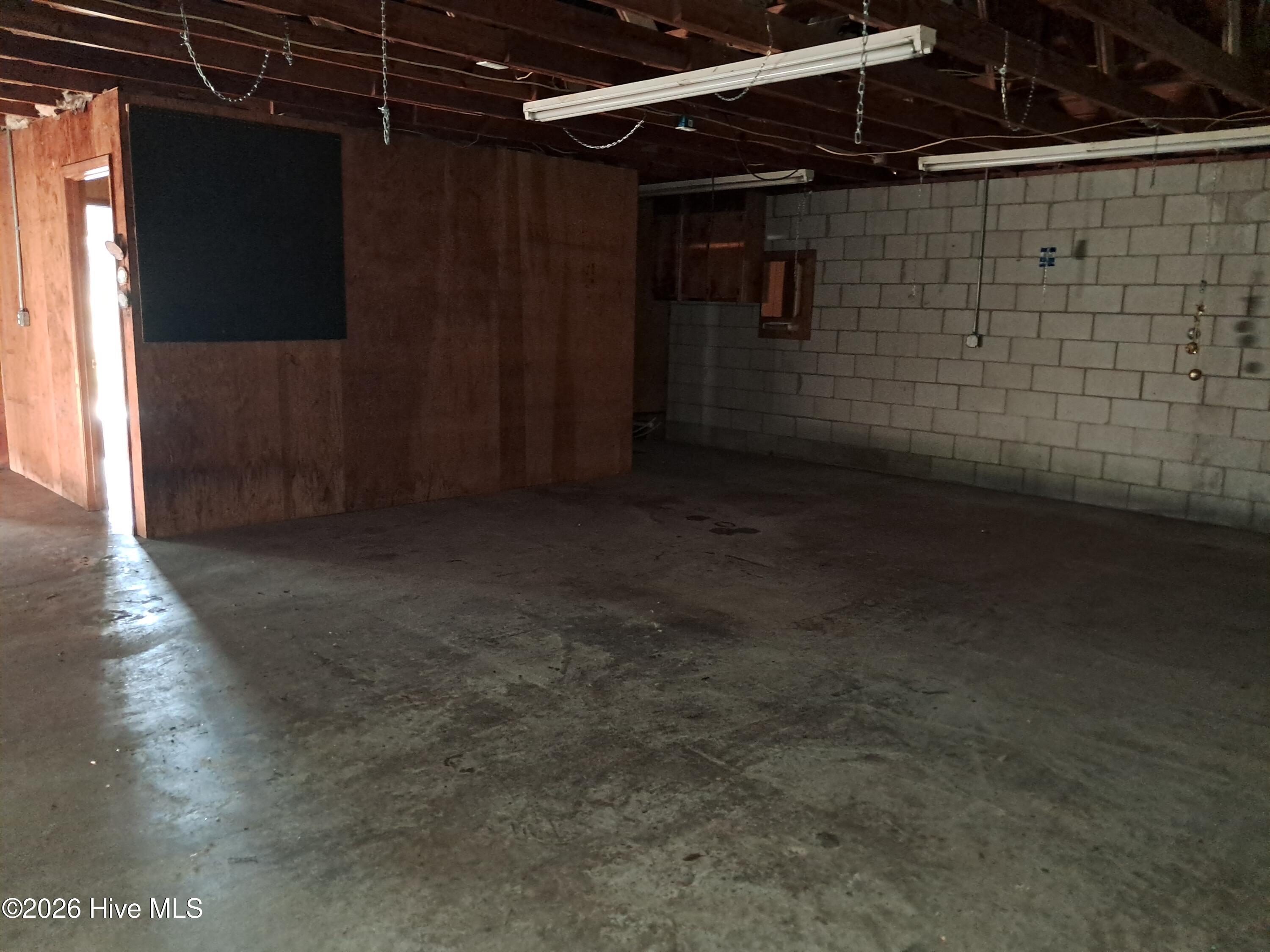 215 E Main Street Property Photo 6