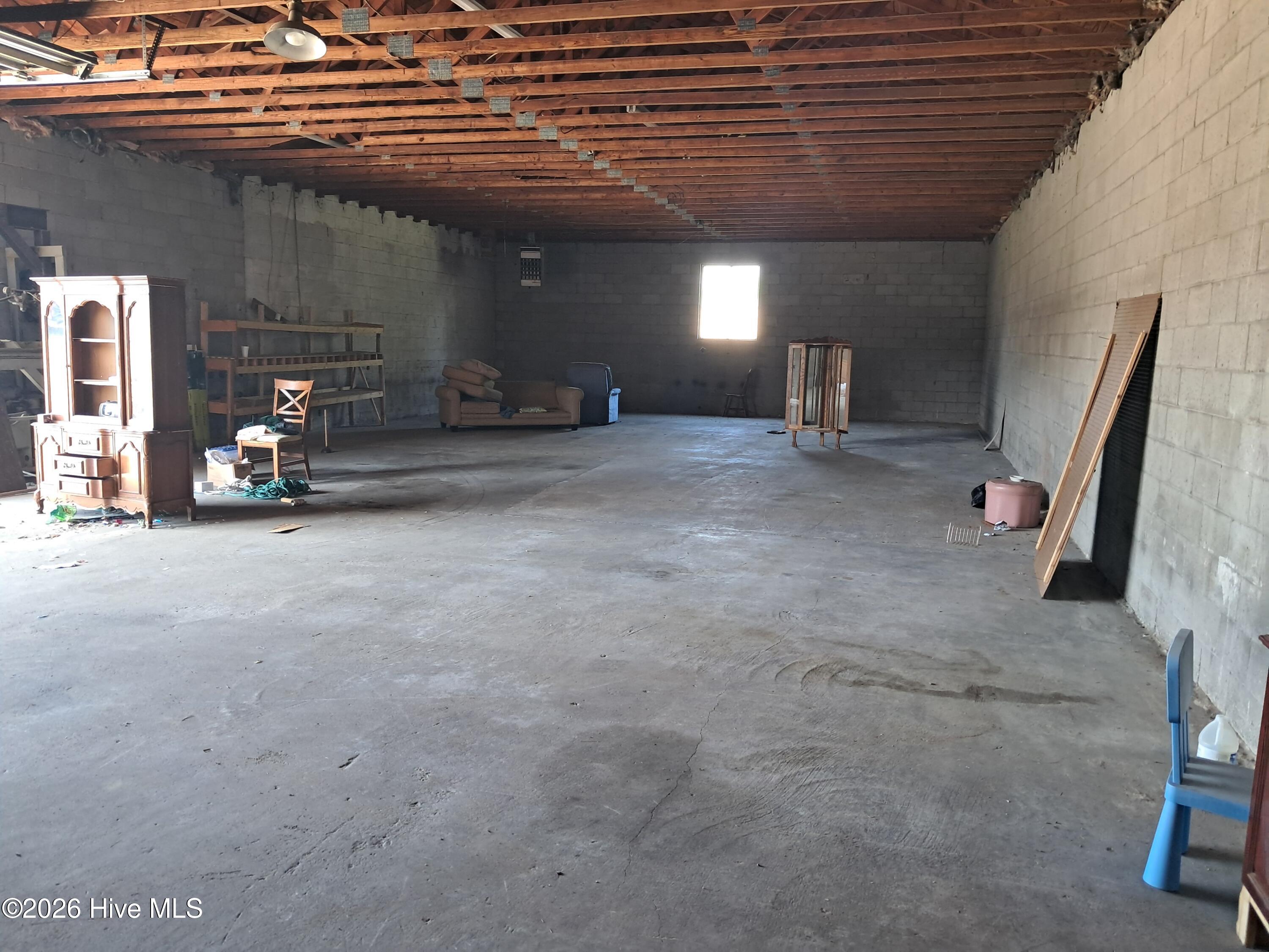 215 E Main Street Property Photo 9
