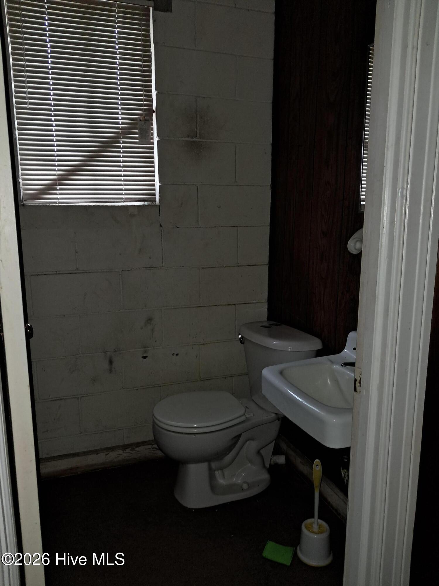 215 E Main Street Property Photo 13
