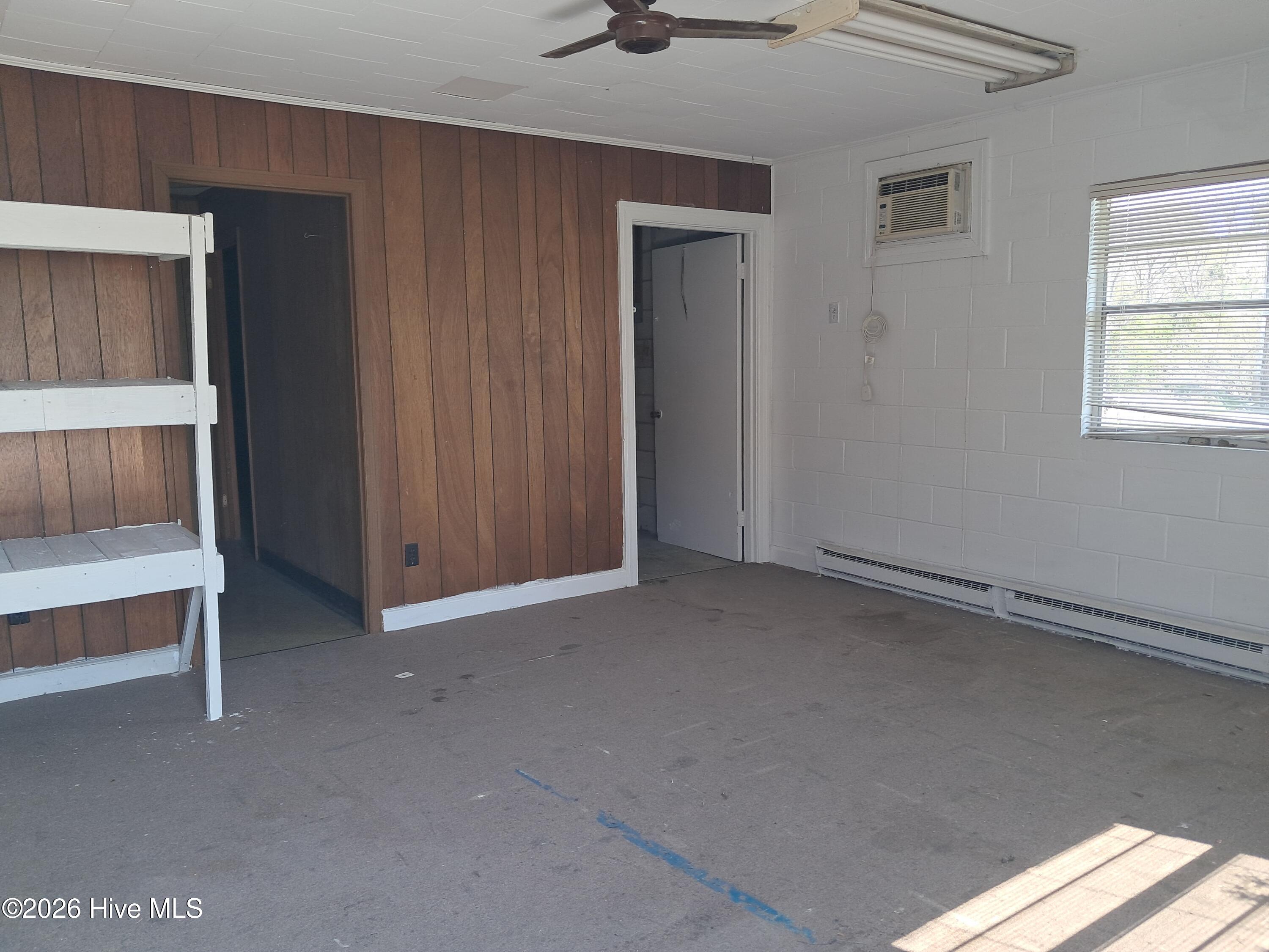 215 E Main Street Property Photo 15