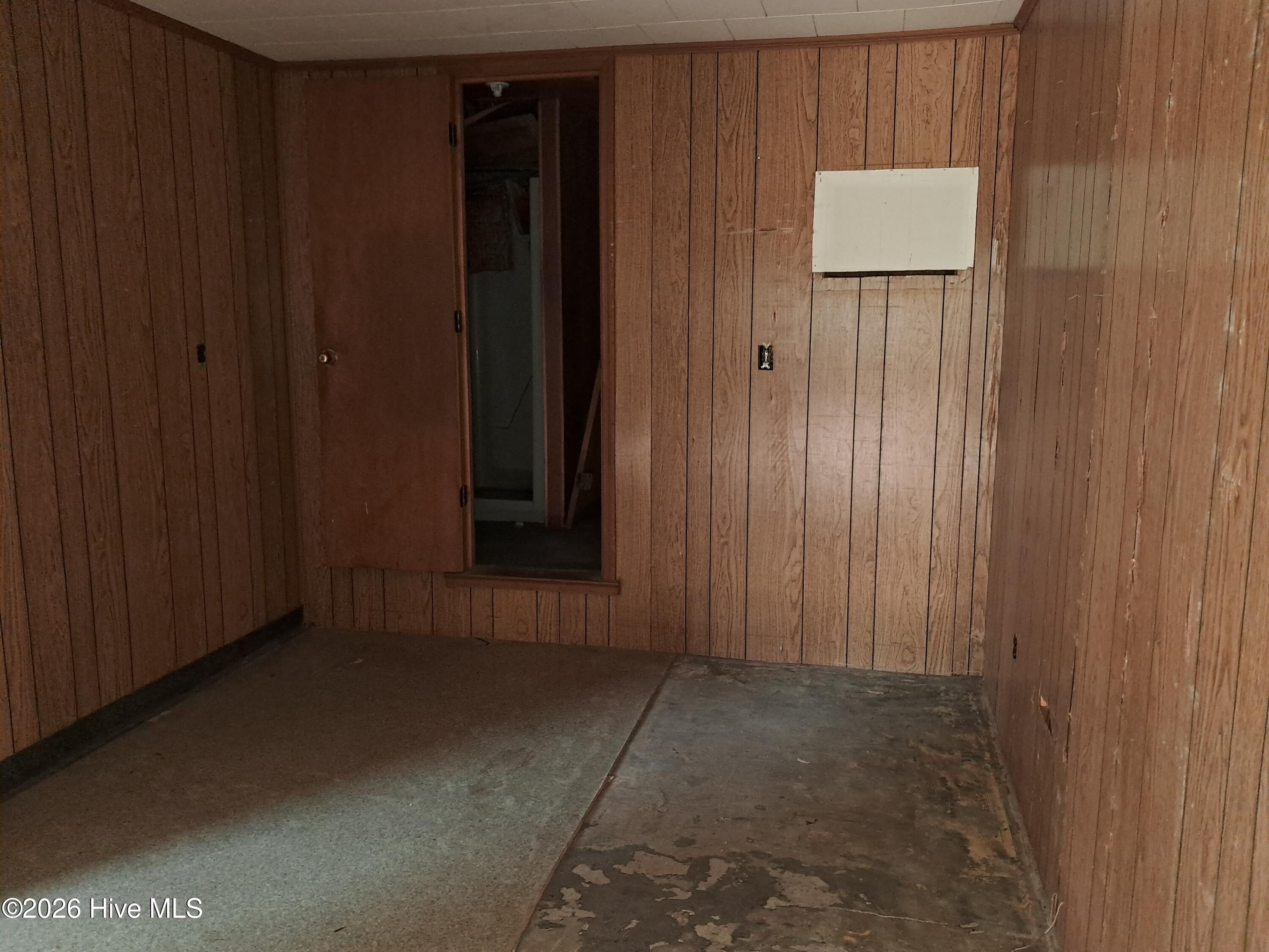 215 E Main Street Property Photo 17