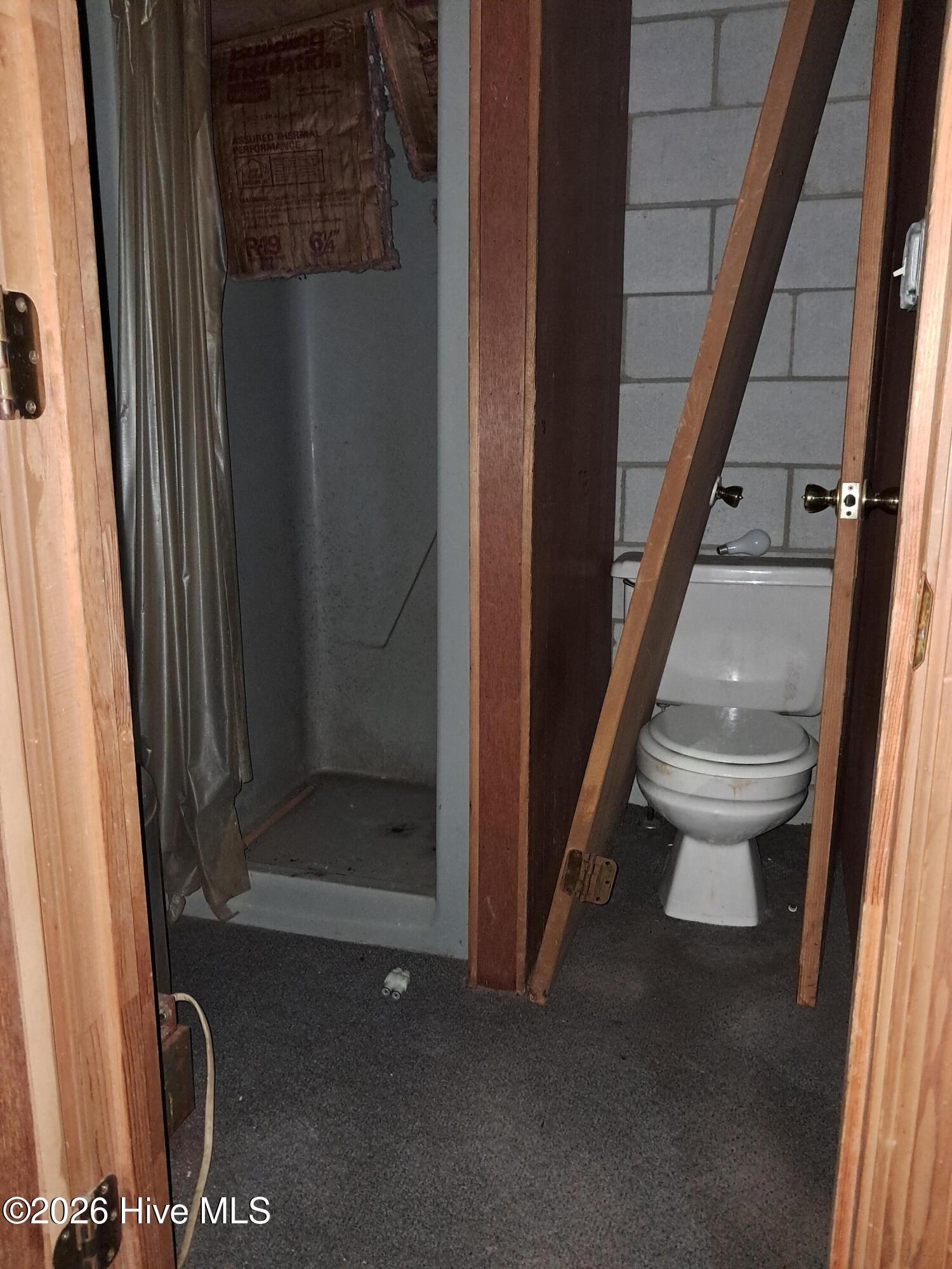 215 E Main Street Property Photo 18