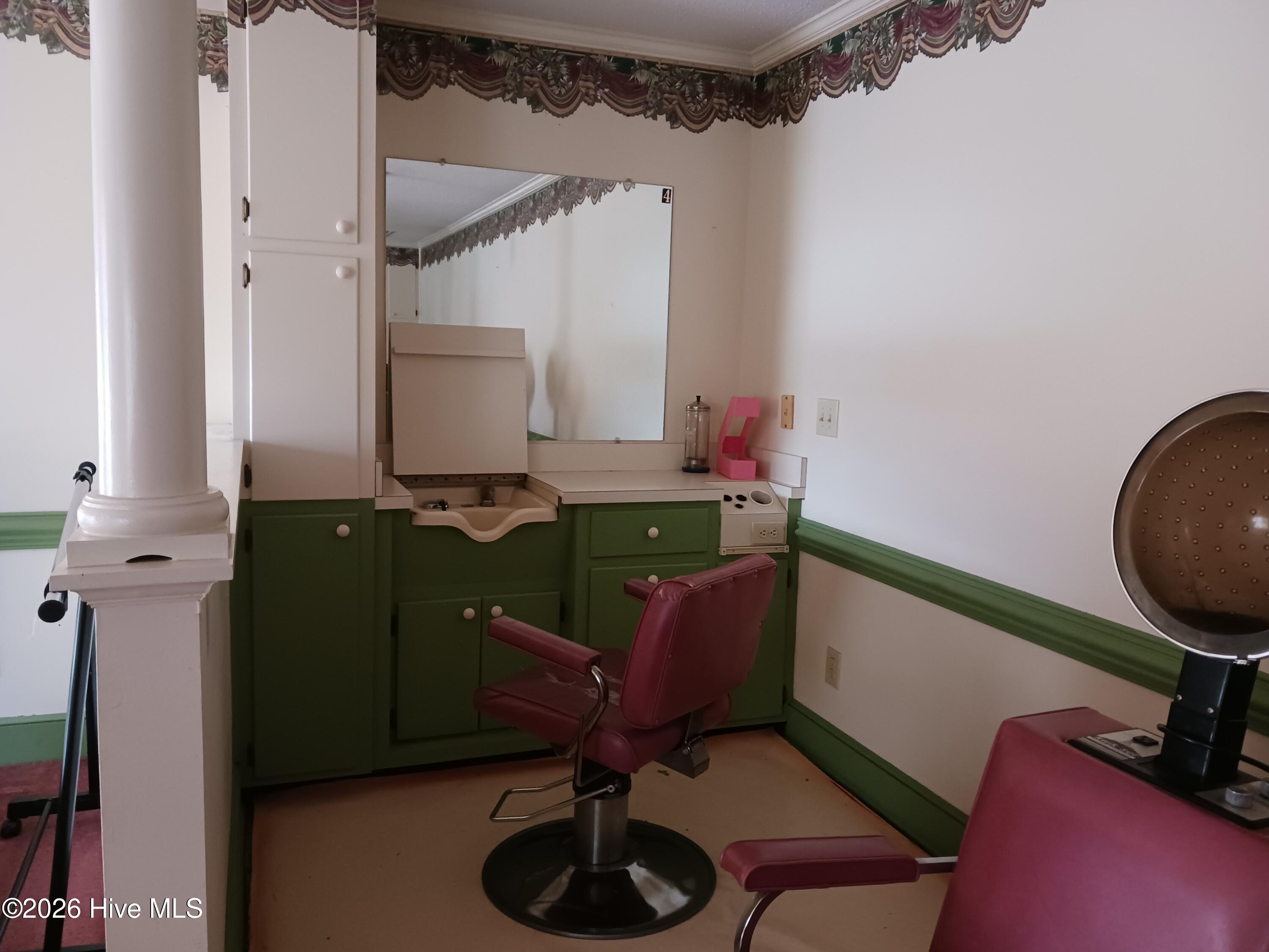 101 W Highland Avenue Property Photo 6