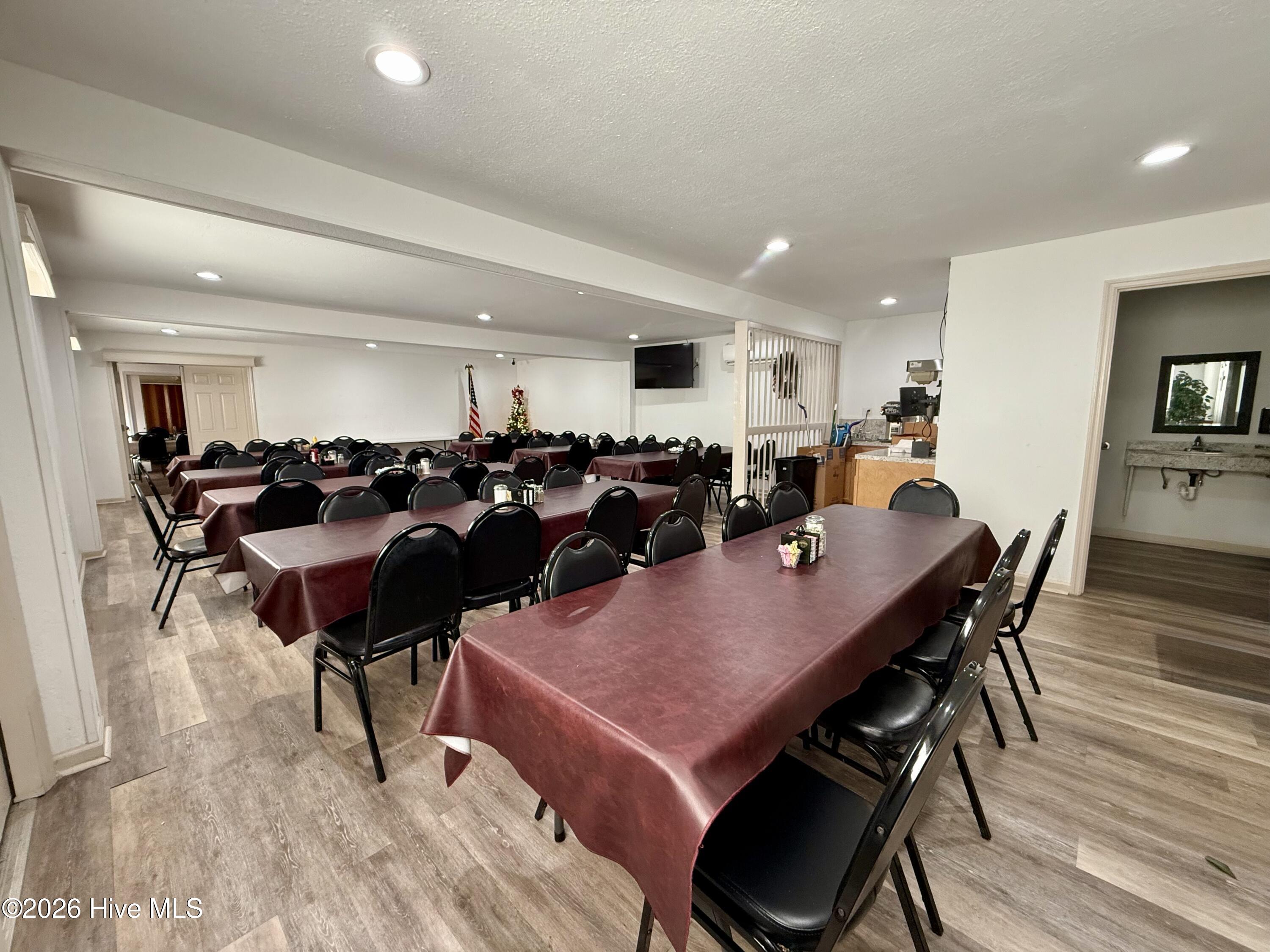 101 W Boulevard Property Photo 29