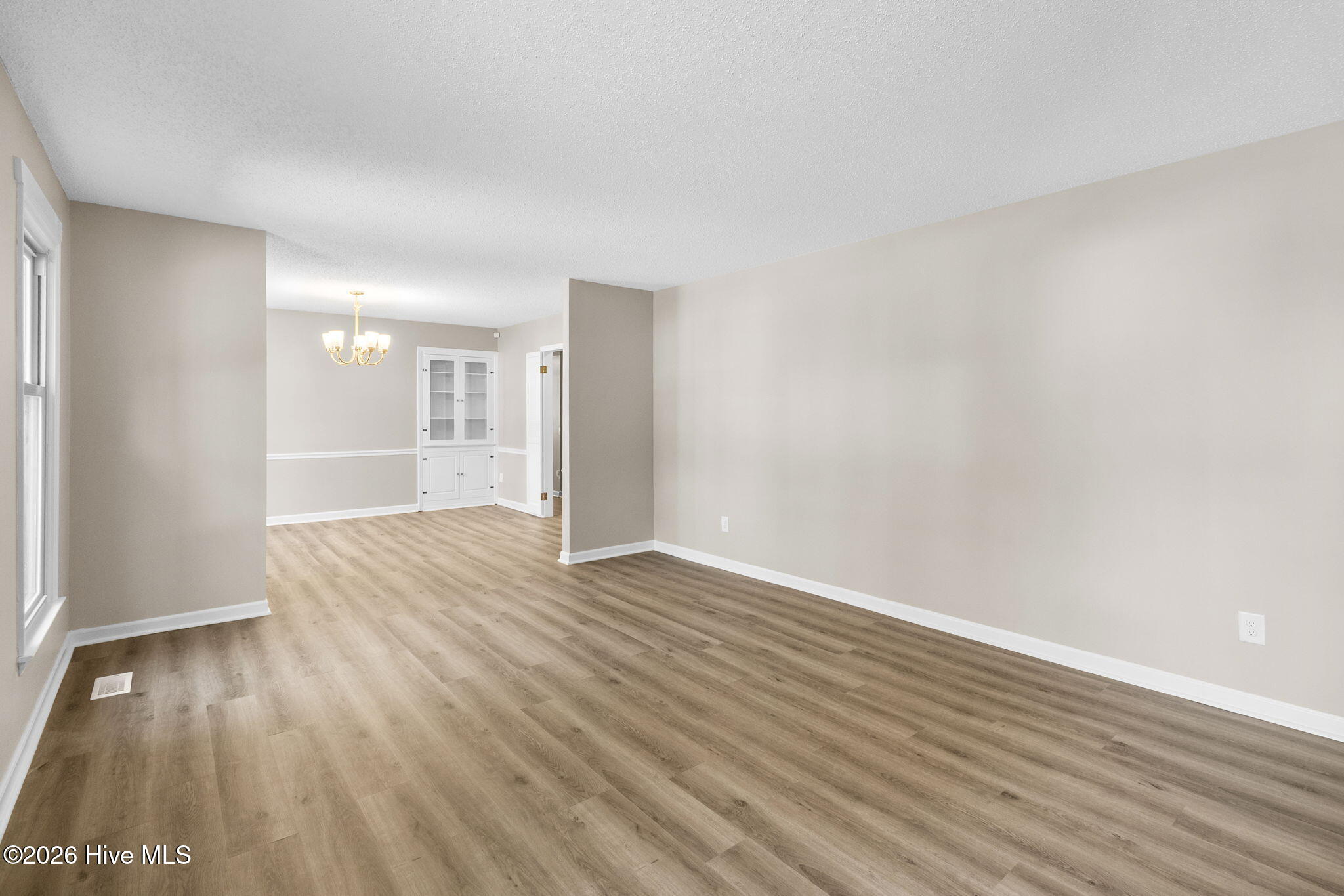 170 Adams Circle Property Photo 3