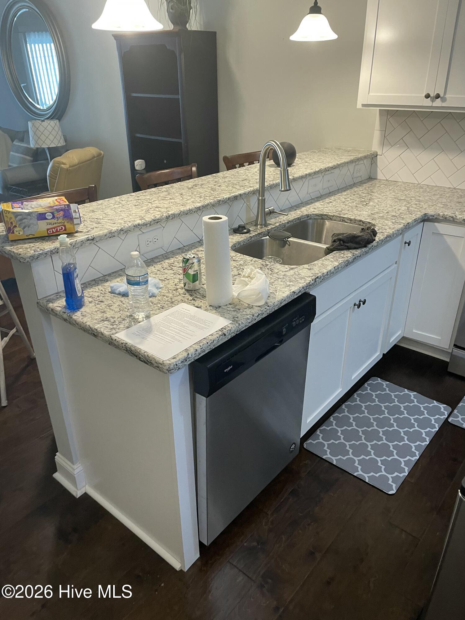 1823 Fox Den Way 2 Property Photo 2