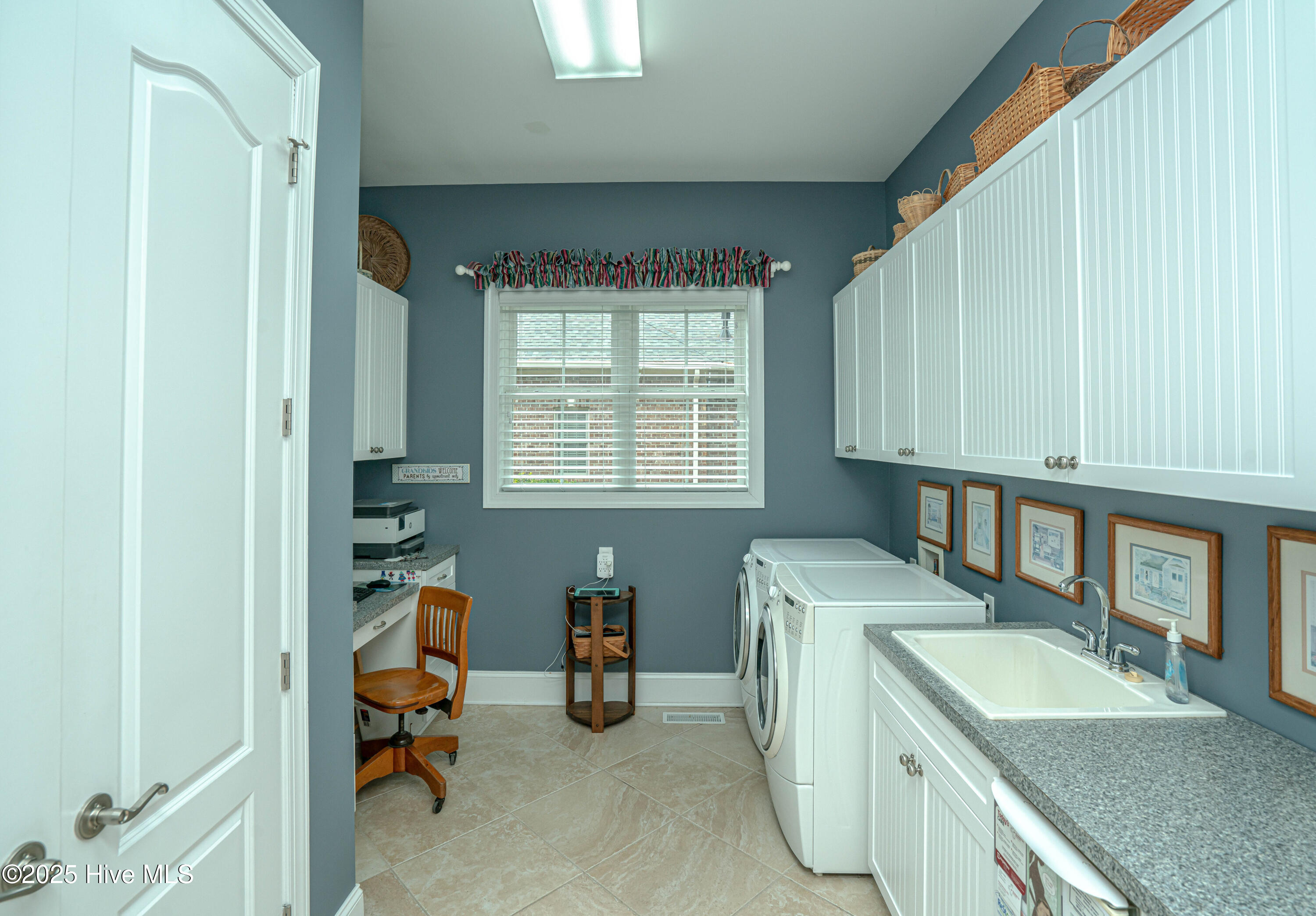 537 Gladstone Circle Sw Property Photo 42