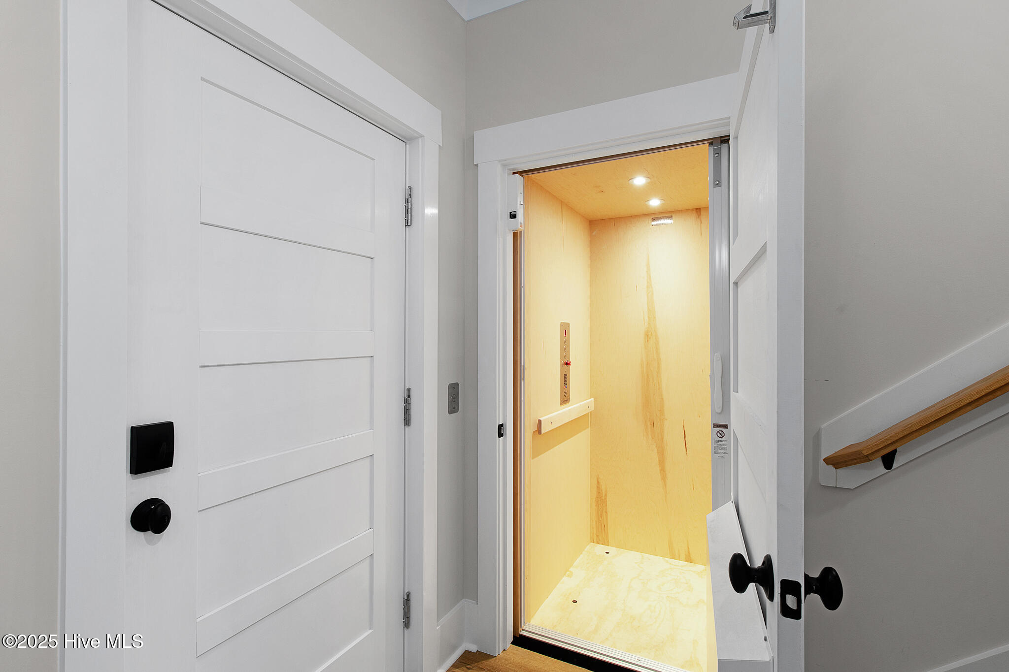 538 Sheldrake Court Property Photo 4