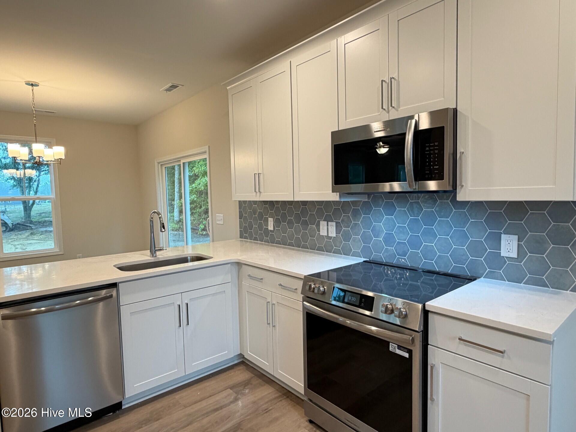 100 S Bandwheel Way Property Photo 8