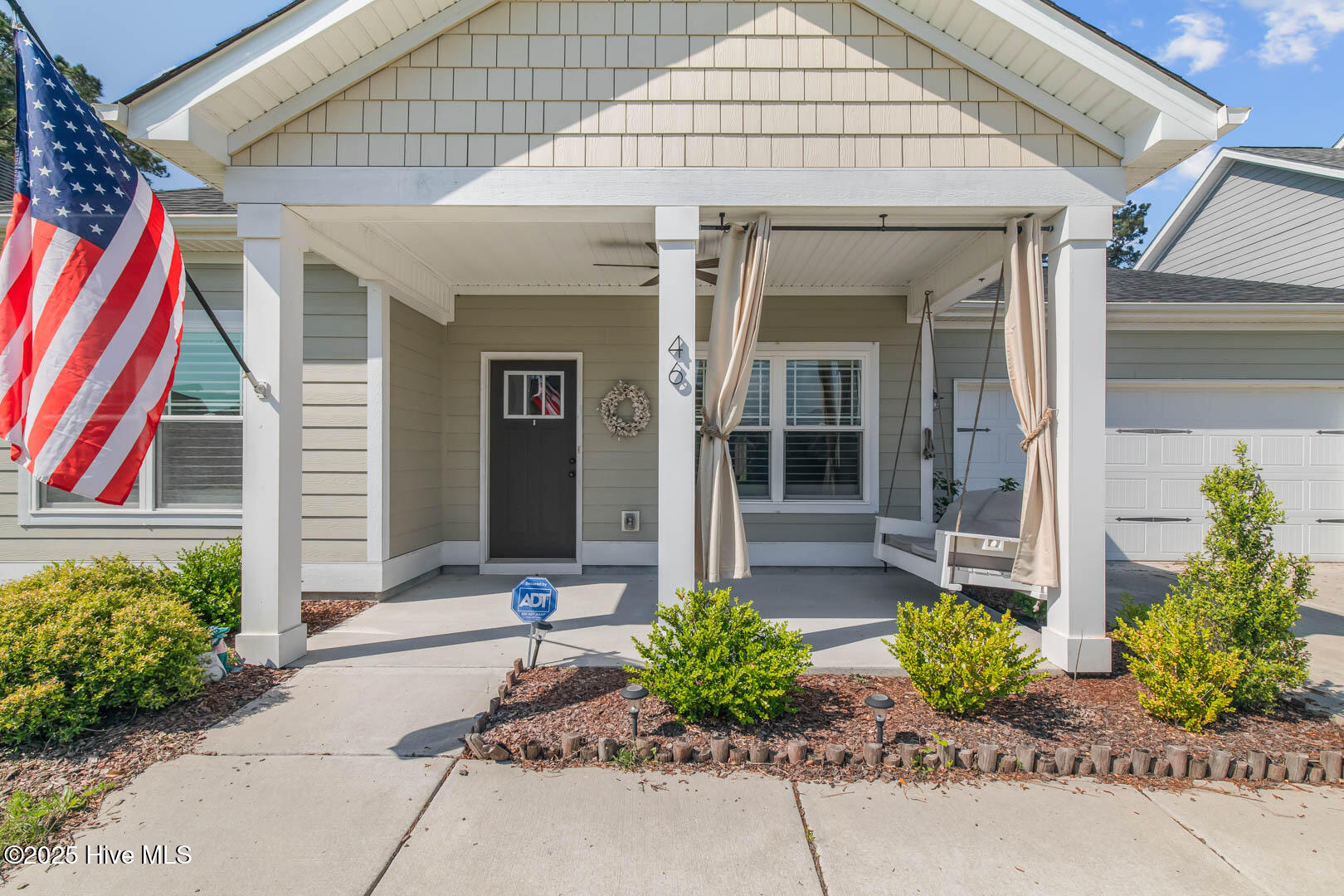 46 E Cloverfield Lane Property Photo 4